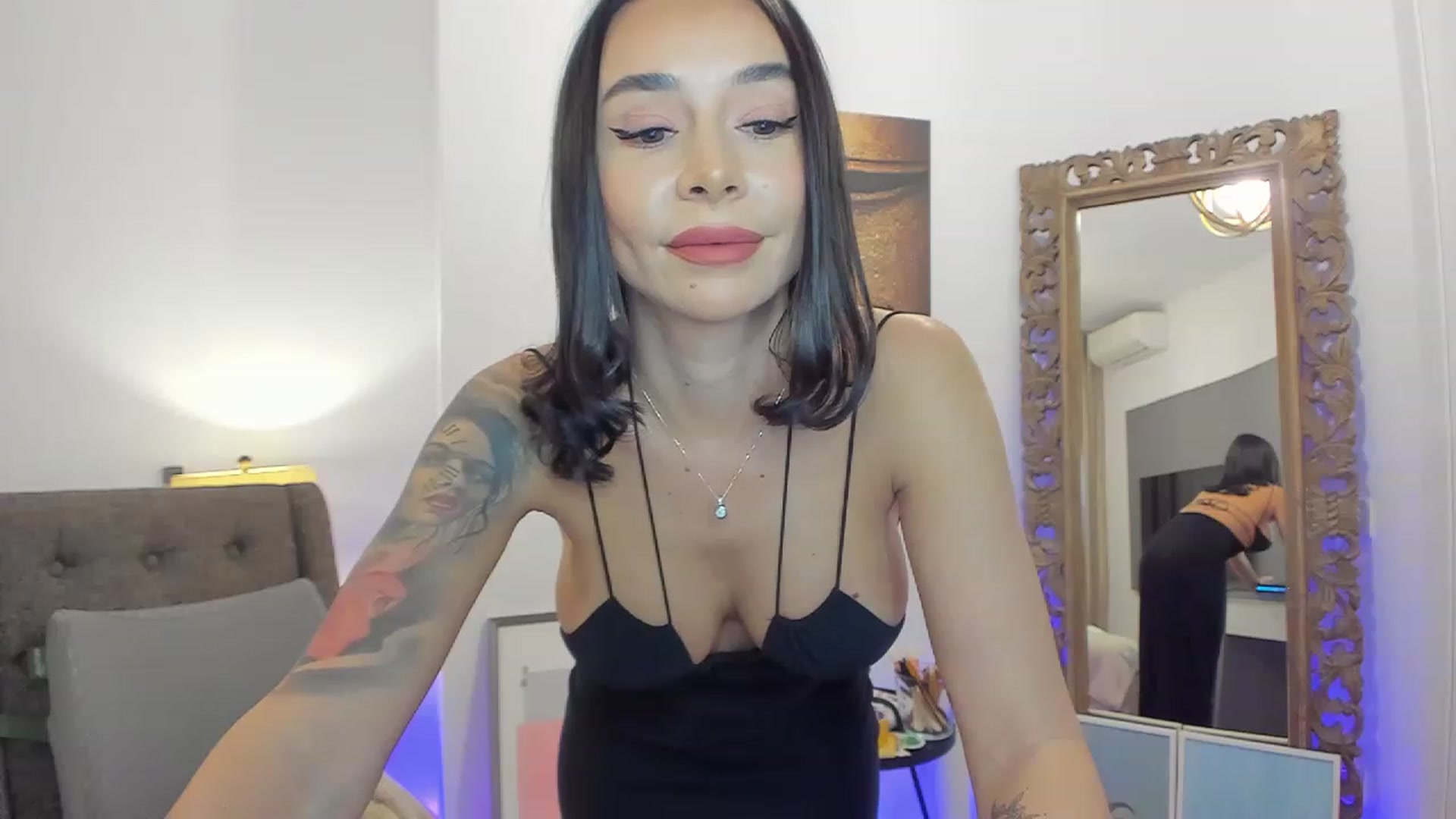 Gallery image thumbnail from BeaBeatrice's myfreecams stream on, 11/17/2022, 17:12 image 10 of 20