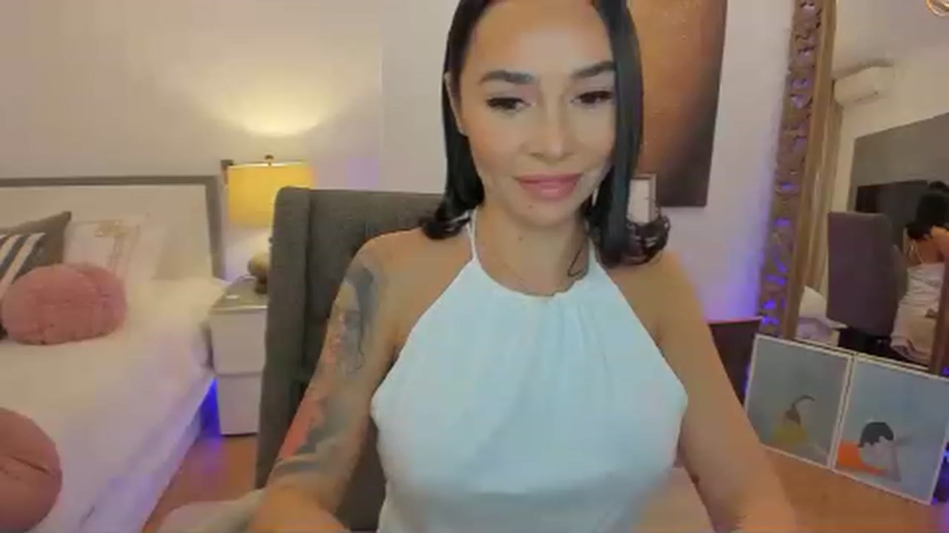 Gallery image thumbnail from BeaBeatrice's myfreecams stream on, 11/19/2022, 20:13 image 11 of 20