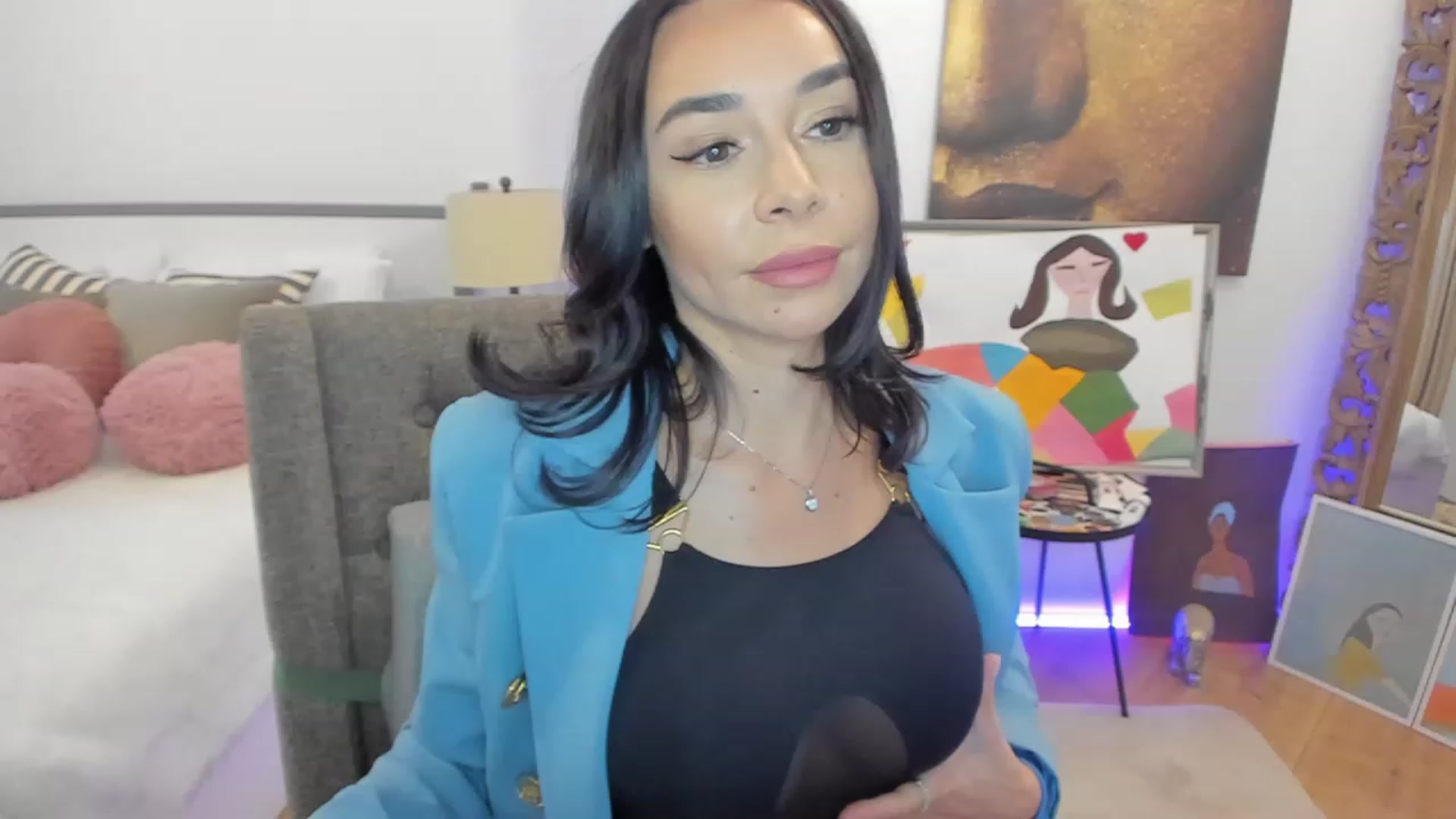 Gallery image thumbnail from BeaBeatrice's myfreecams stream on, 11/25/2022, 09:20 image 7 of 20
