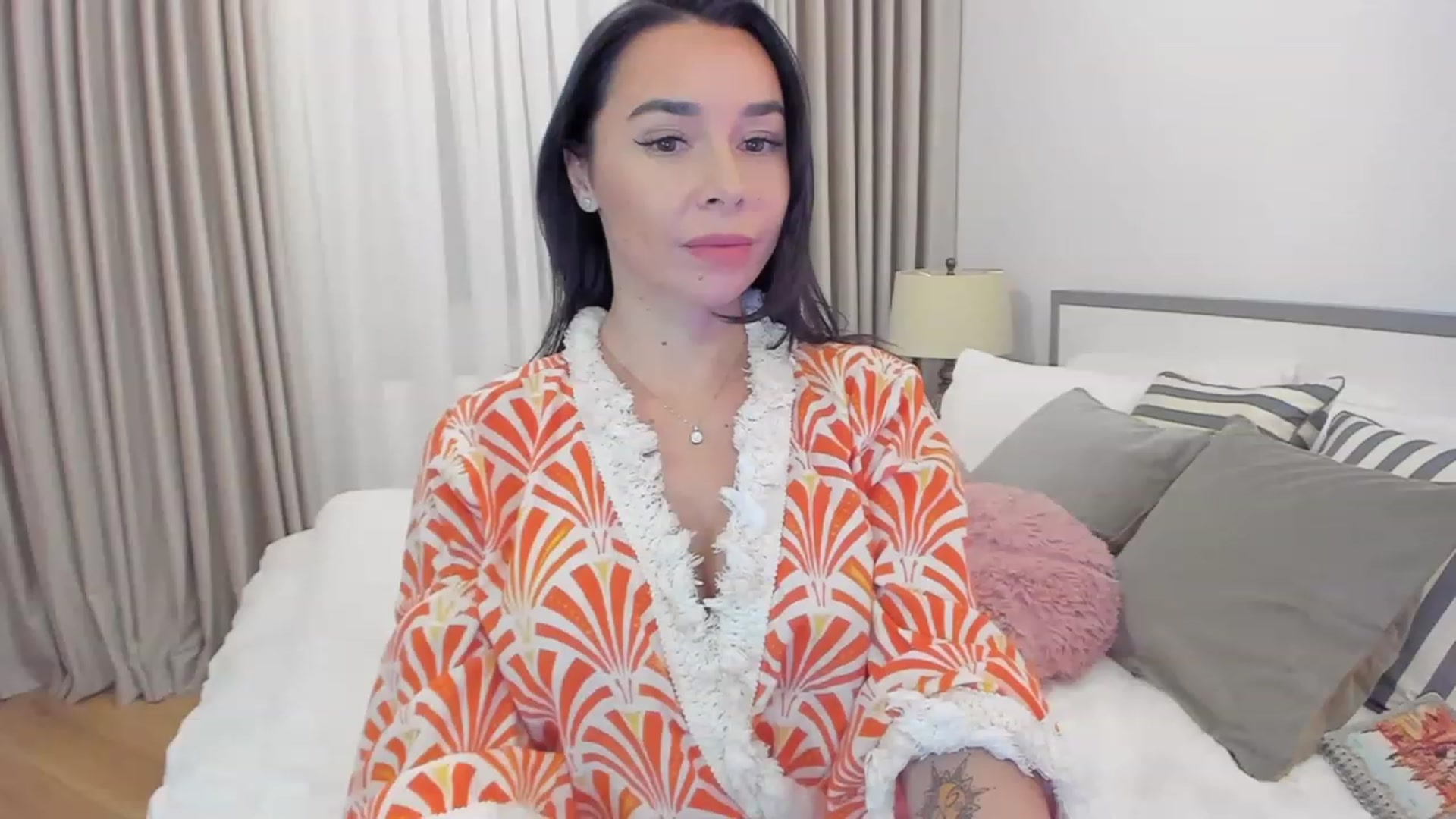 Gallery image thumbnail from BeaBeatrice's myfreecams stream on, 11/25/2022, 18:51 image 18 of 20