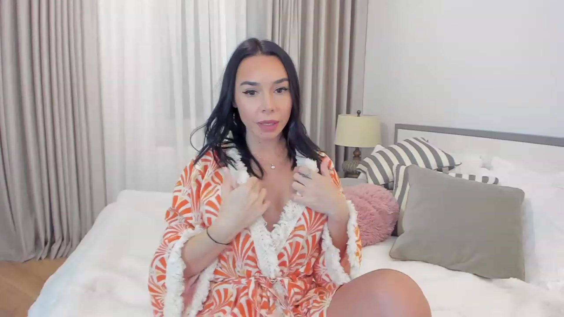 Gallery image thumbnail from BeaBeatrice's myfreecams stream on, 11/27/2022, 16:39 image 17 of 20