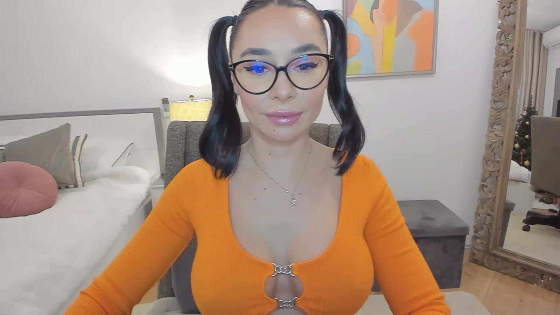 Gallery image thumbnail from BeaBeatrice's myfreecams stream on, 12/30/2022, 24:03 image 13 of 20