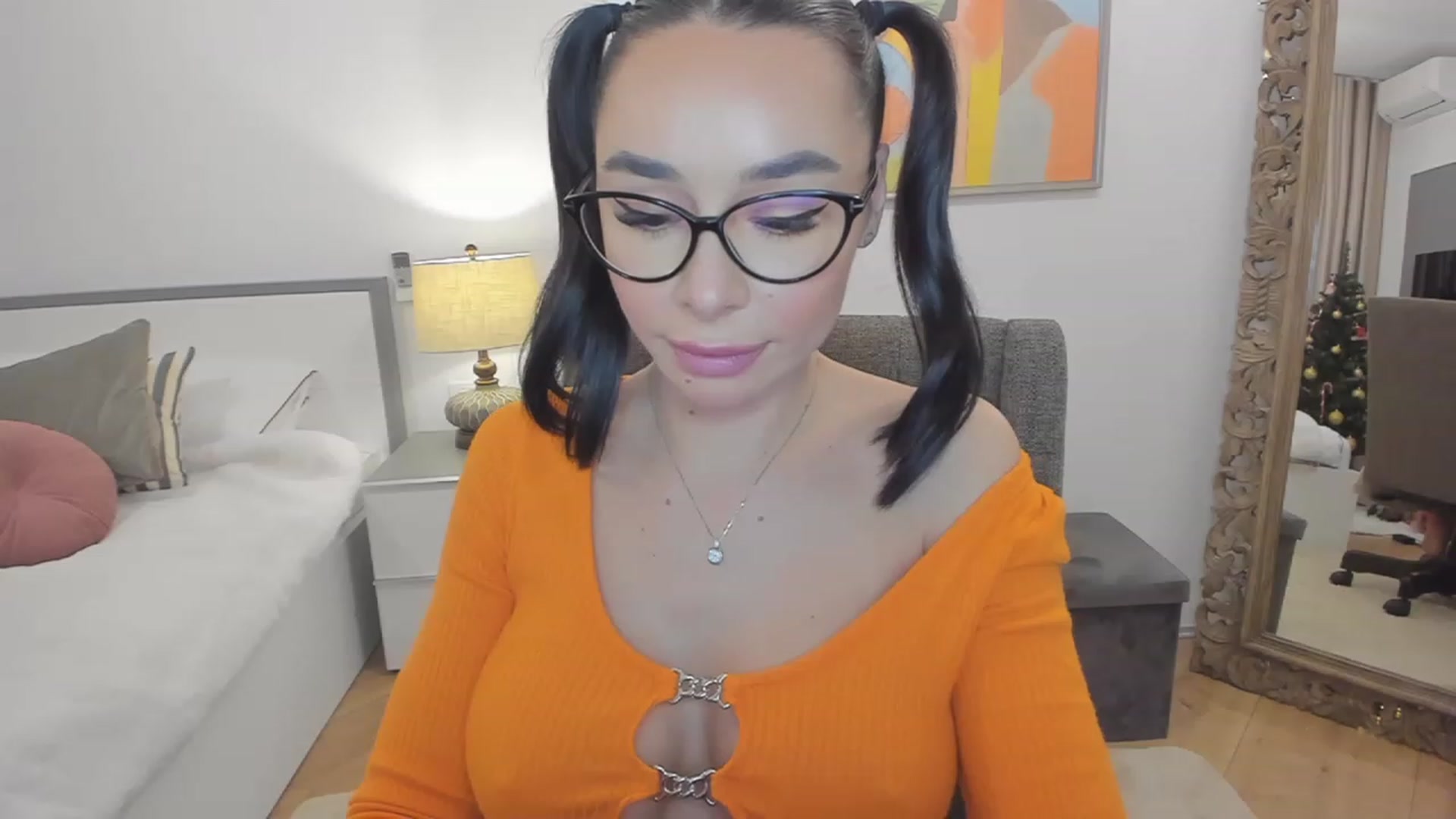 Gallery image thumbnail from BeaBeatrice's myfreecams stream on, 12/30/2022, 24:03 image 6 of 20
