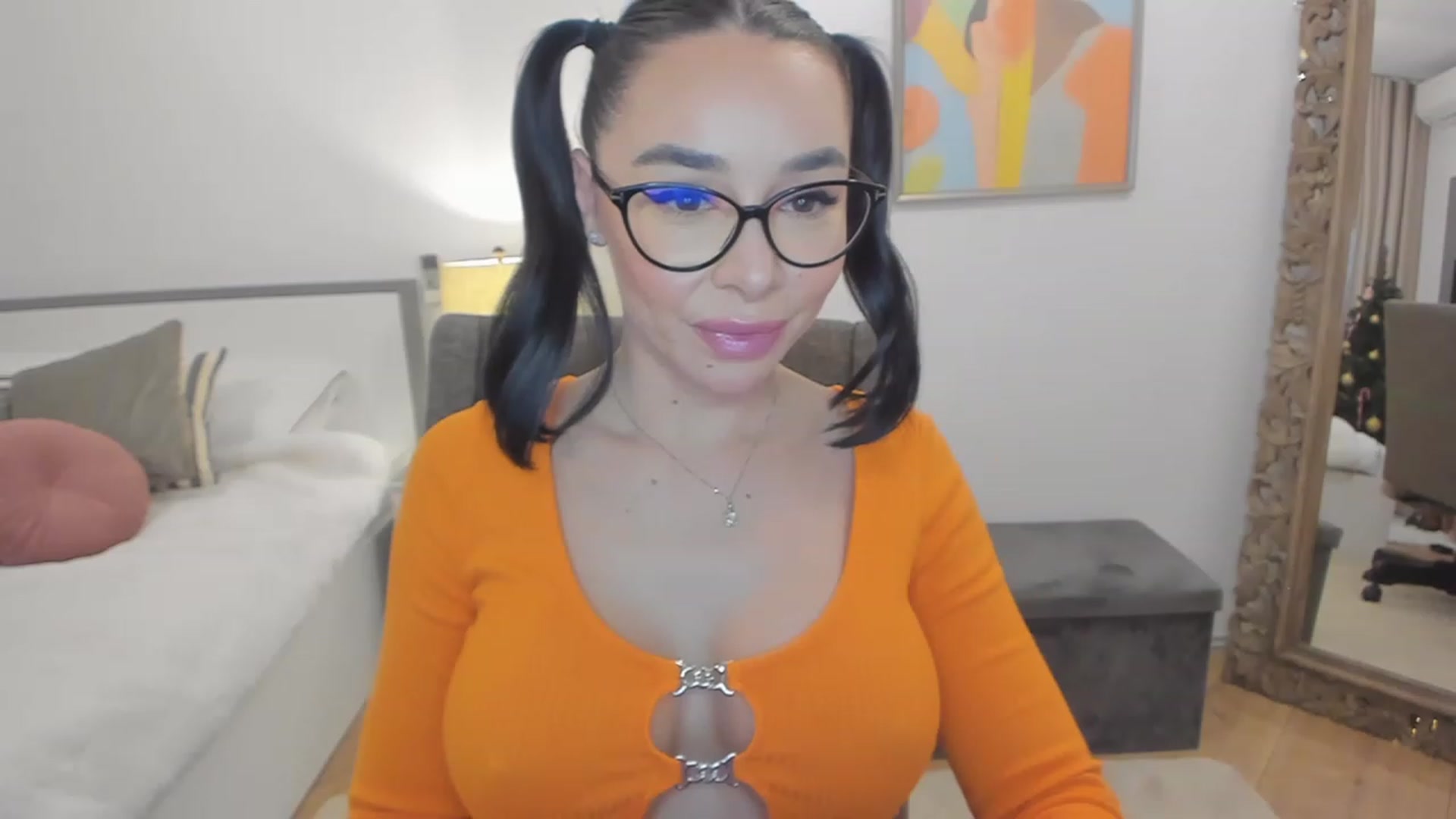 Gallery image thumbnail from BeaBeatrice's myfreecams stream on, 12/30/2022, 24:03 image 14 of 20