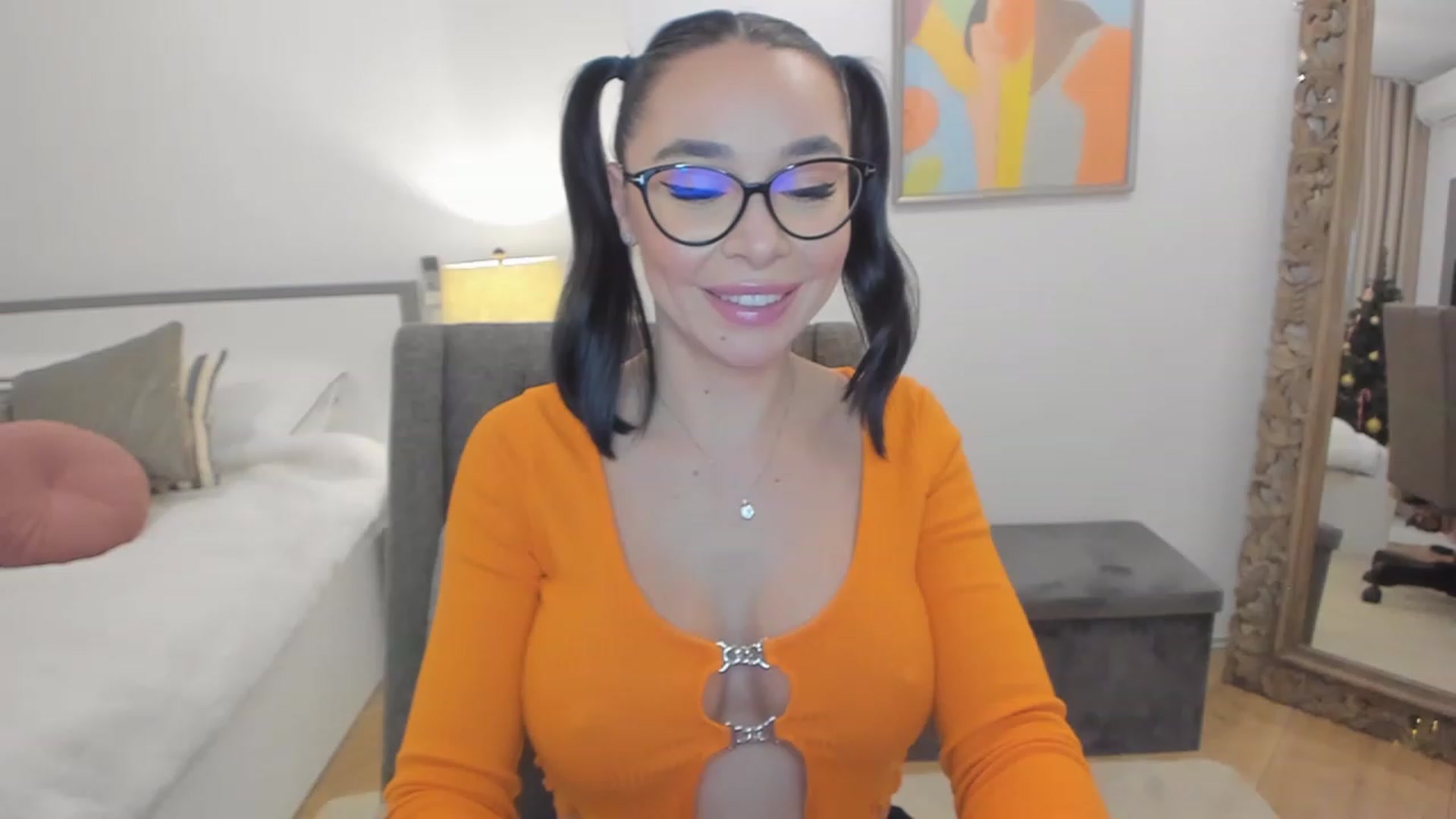 Gallery image thumbnail from BeaBeatrice's myfreecams stream on, 12/30/2022, 24:03 image 15 of 20