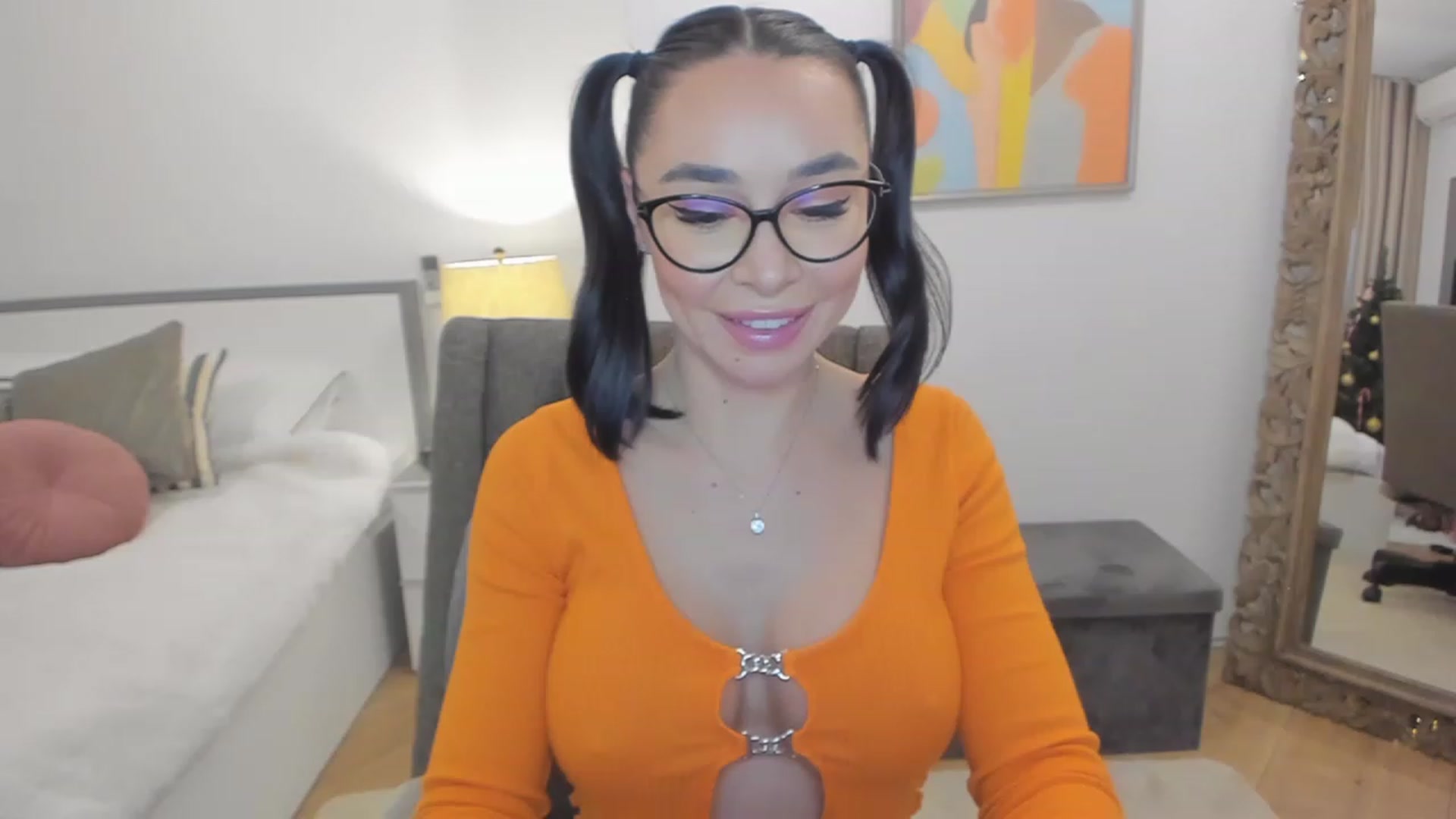 Gallery image thumbnail from BeaBeatrice's myfreecams stream on, 12/30/2022, 24:03 image 17 of 20
