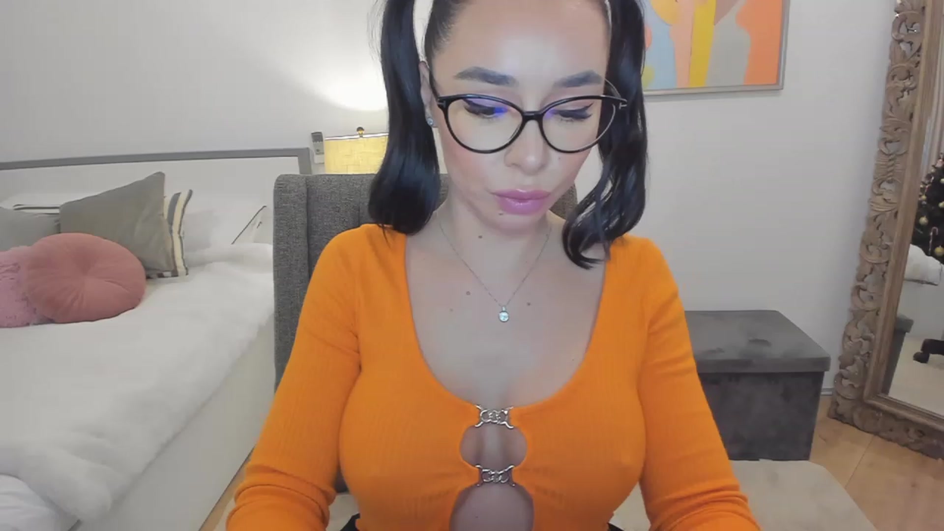 Gallery image thumbnail from BeaBeatrice's myfreecams stream on, 12/30/2022, 01:35 image 16 of 20
