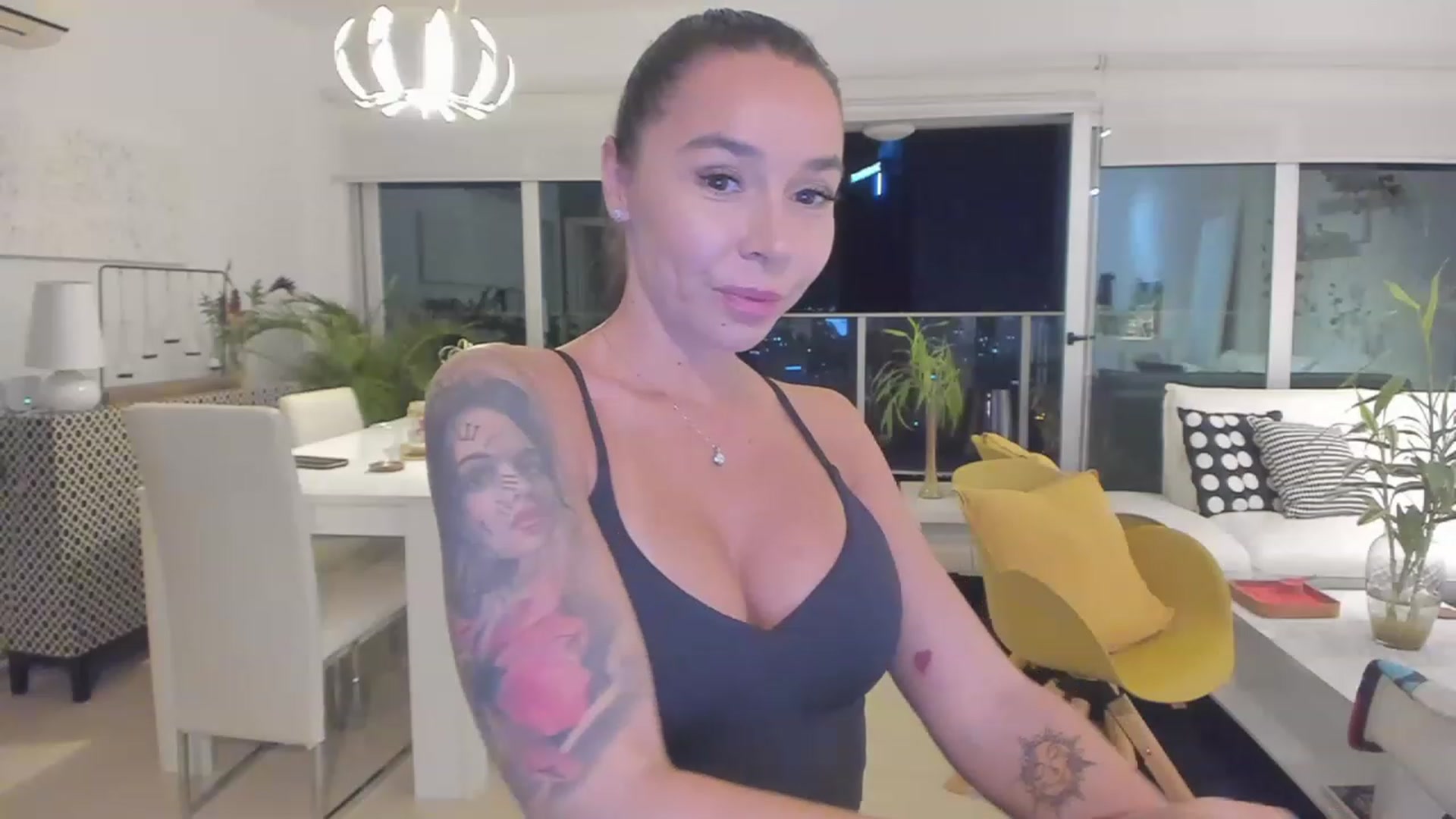 Gallery image thumbnail from BeaBeatrice's myfreecams stream on, 02/27/2023, 24:59 image 17 of 20