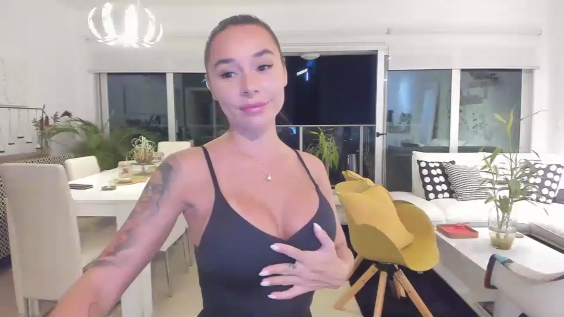 Gallery image thumbnail from BeaBeatrice's myfreecams stream on, 02/27/2023, 24:59 image 3 of 20