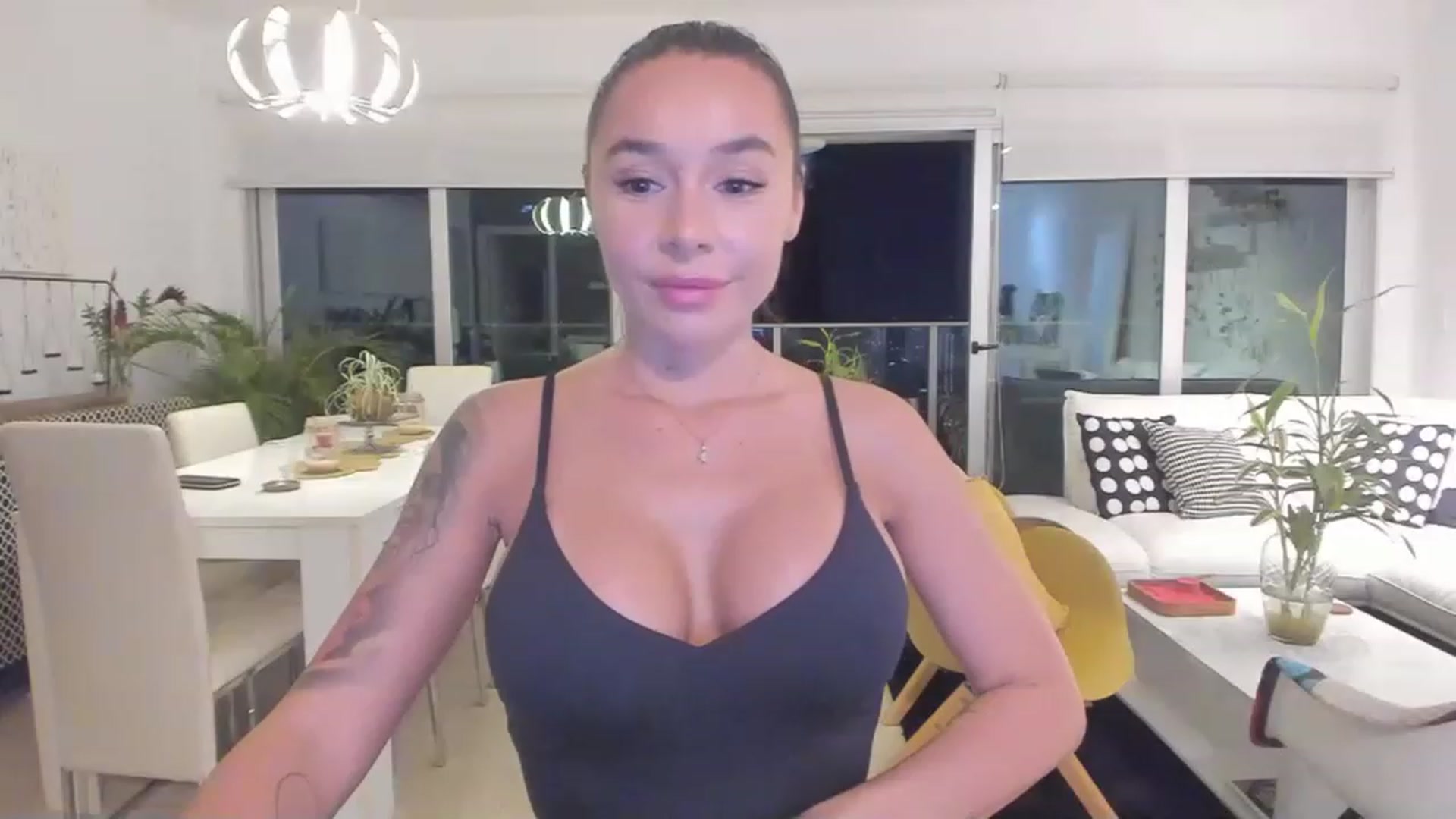 Gallery image thumbnail from BeaBeatrice's myfreecams stream on, 02/27/2023, 24:59 image 4 of 20