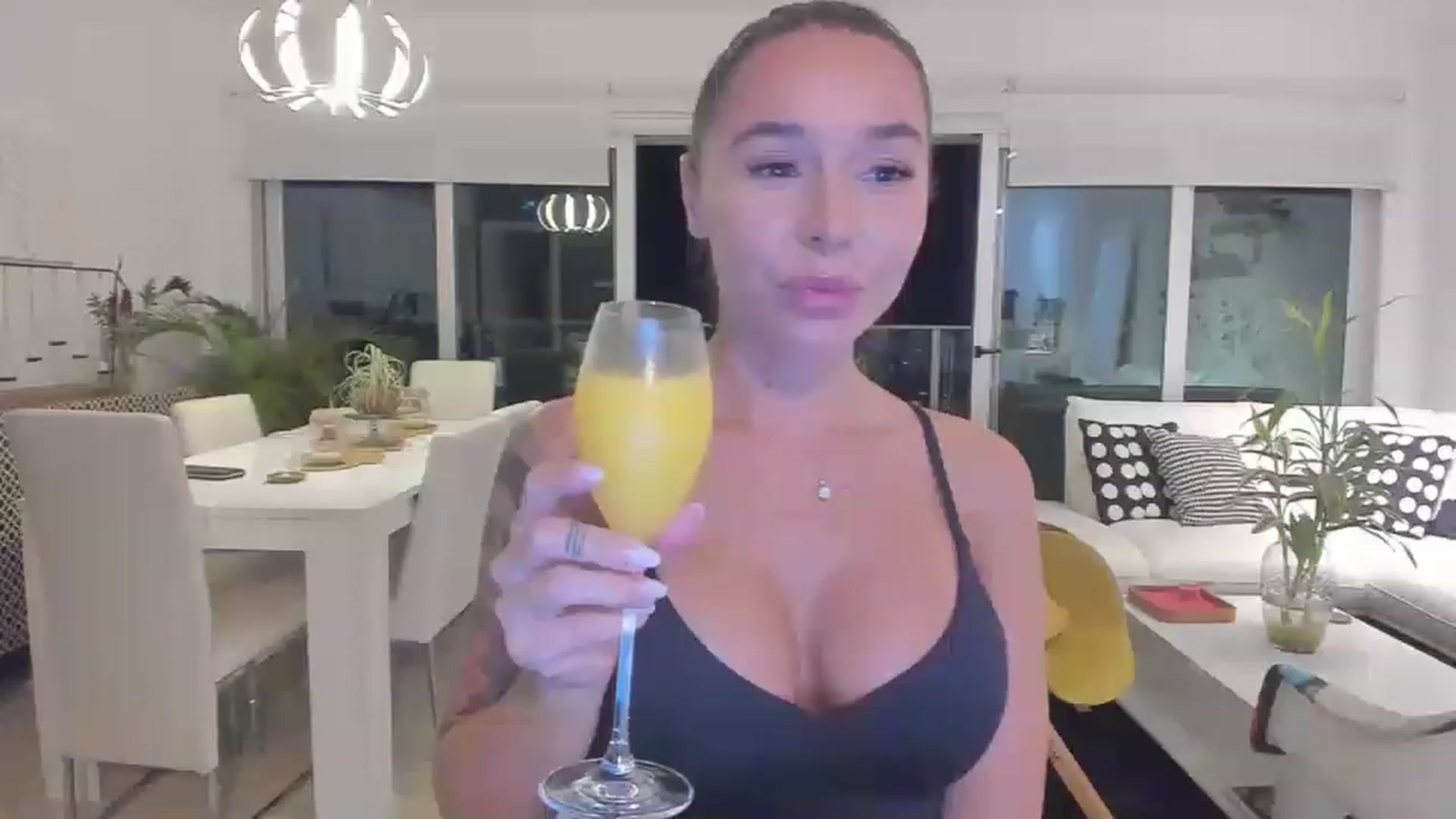 Gallery image thumbnail from BeaBeatrice's myfreecams stream on, 02/27/2023, 24:59 image 11 of 20