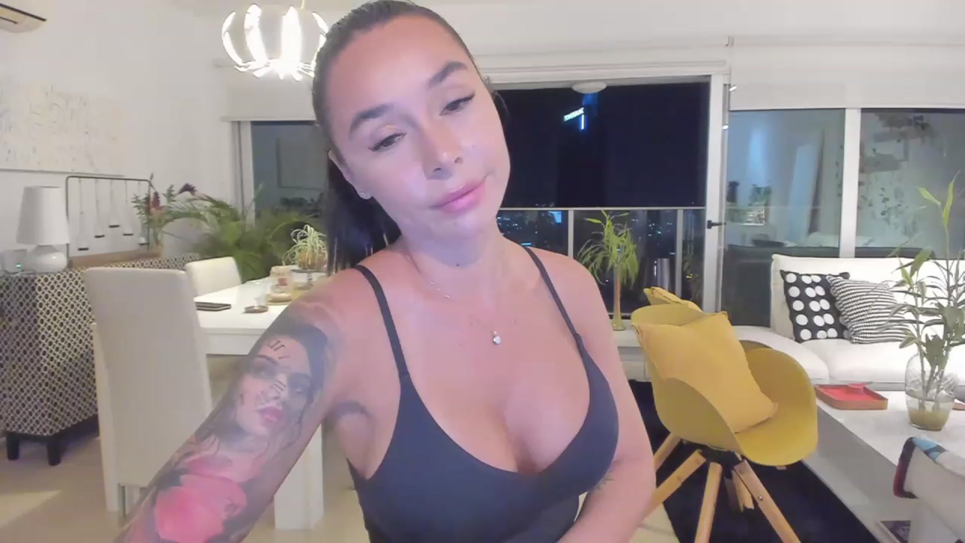 Gallery image thumbnail from BeaBeatrice's myfreecams stream on, 02/27/2023, 24:59 image 18 of 20