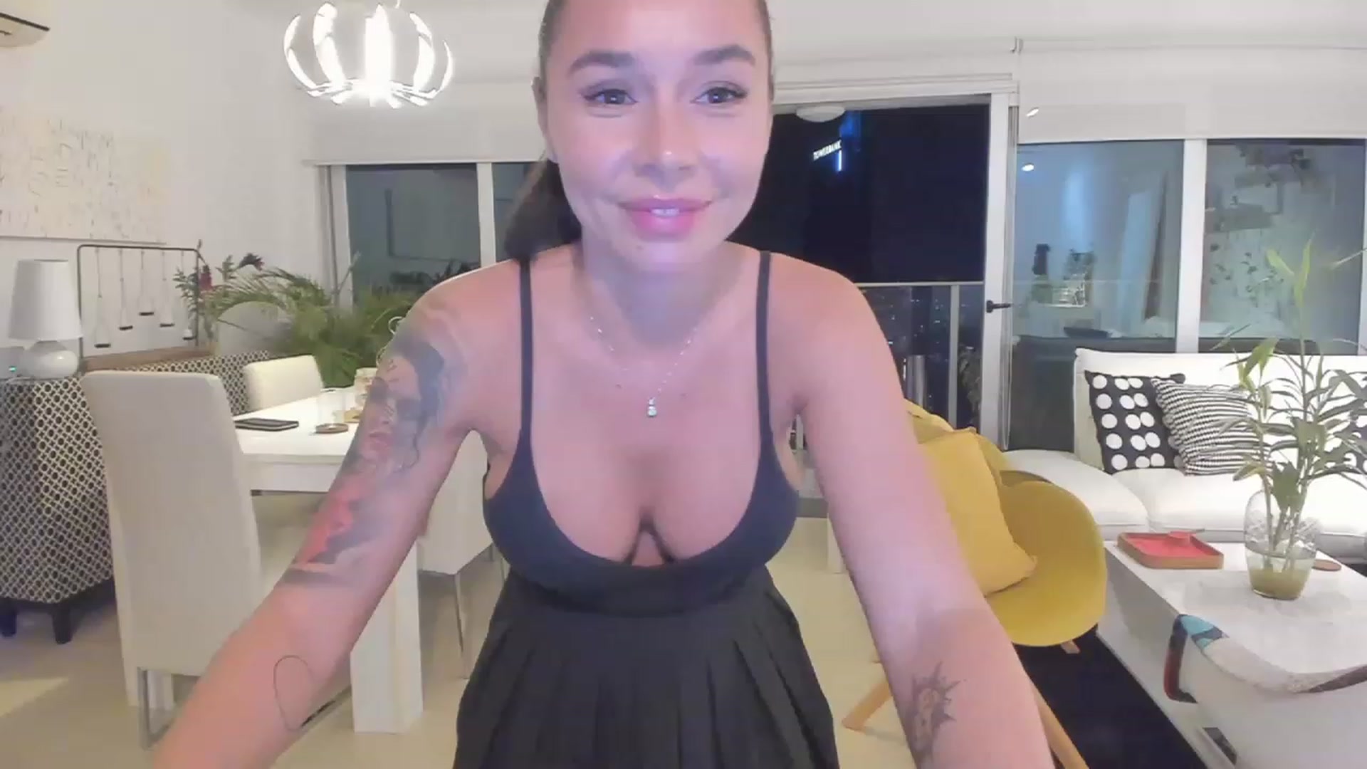 Gallery image thumbnail from BeaBeatrice's myfreecams stream on, 02/27/2023, 02:06 image 2 of 20