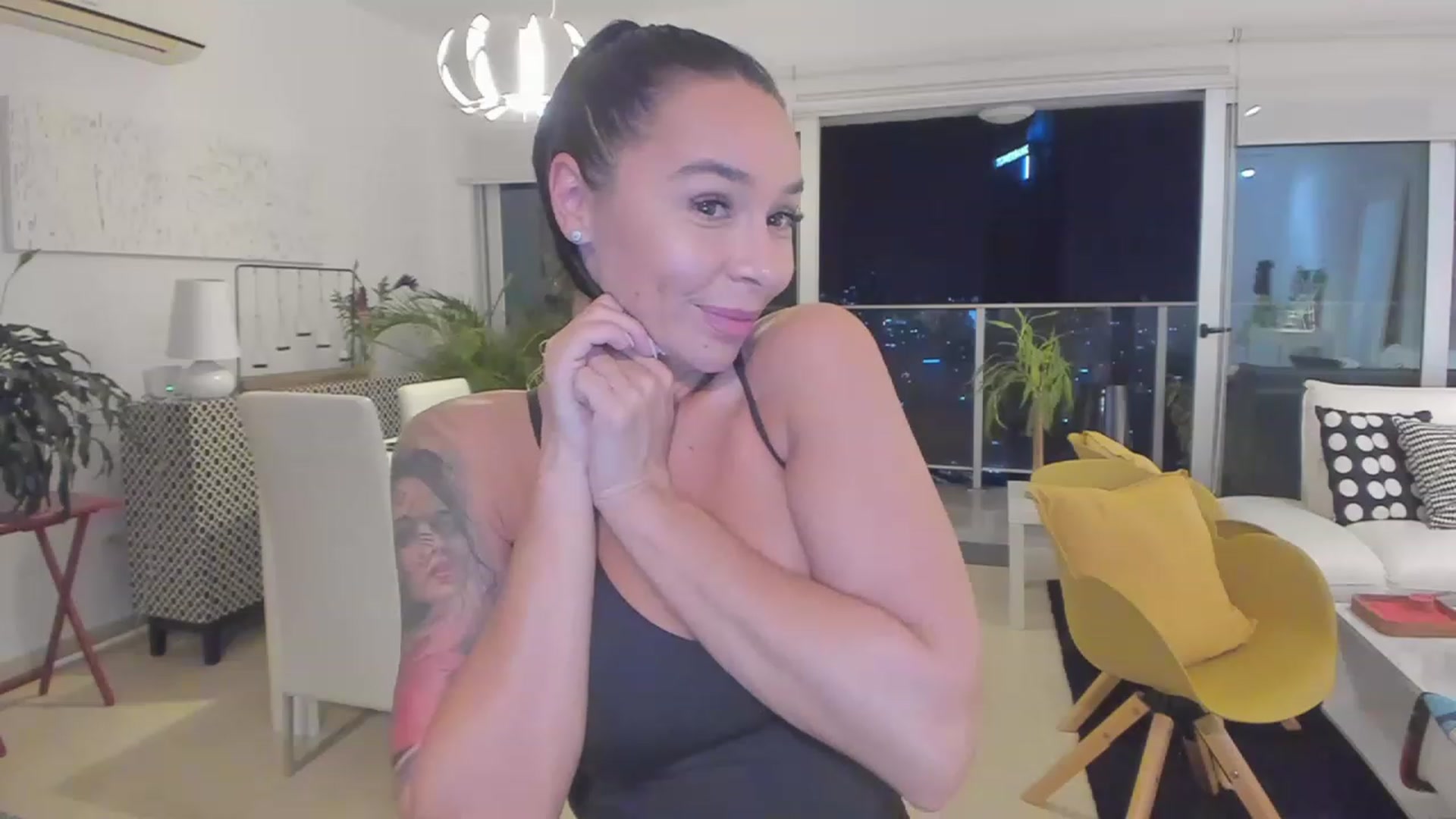 Gallery image thumbnail from BeaBeatrice's myfreecams stream on, 02/27/2023, 02:06 image 12 of 20