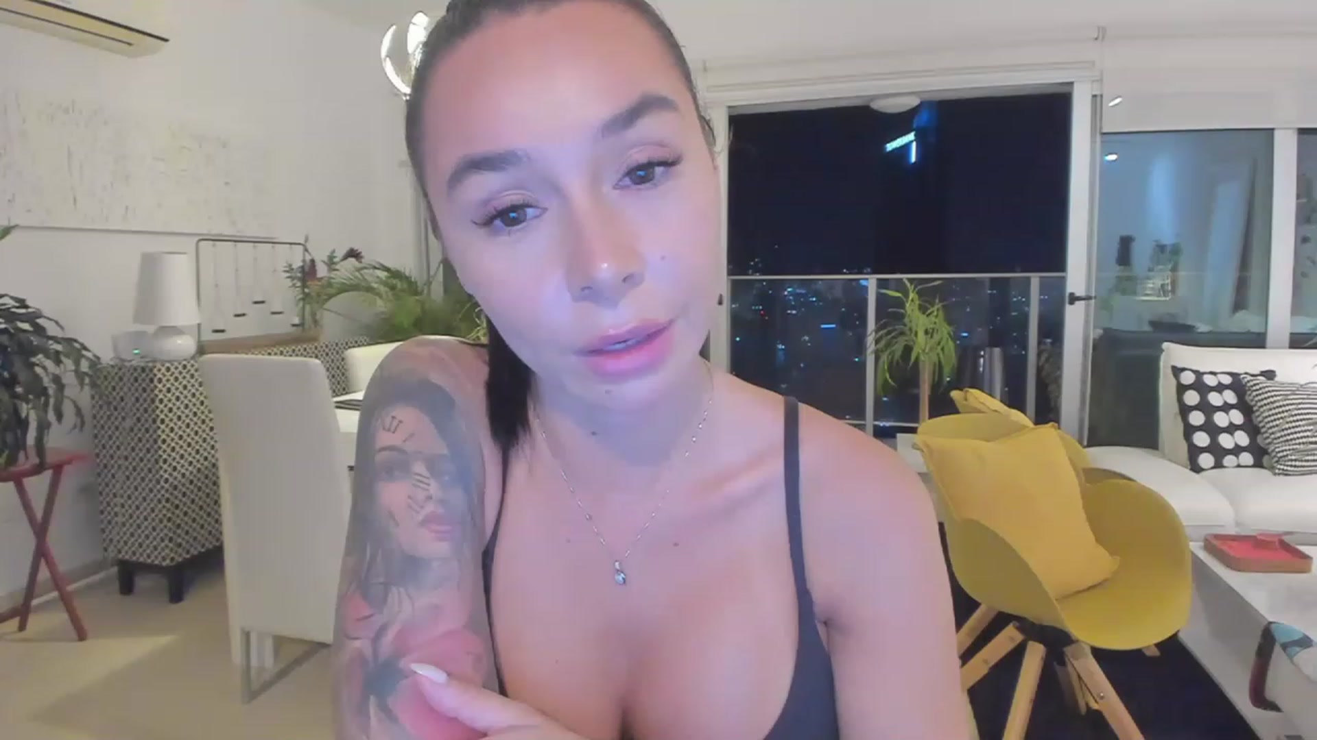Gallery image thumbnail from BeaBeatrice's myfreecams stream on, 02/27/2023, 02:06 image 15 of 20