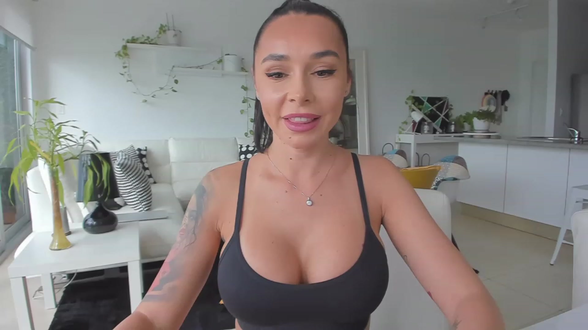 Gallery image thumbnail from BeaBeatrice's myfreecams stream on, 05/14/2023, 22:16 image 5 of 20