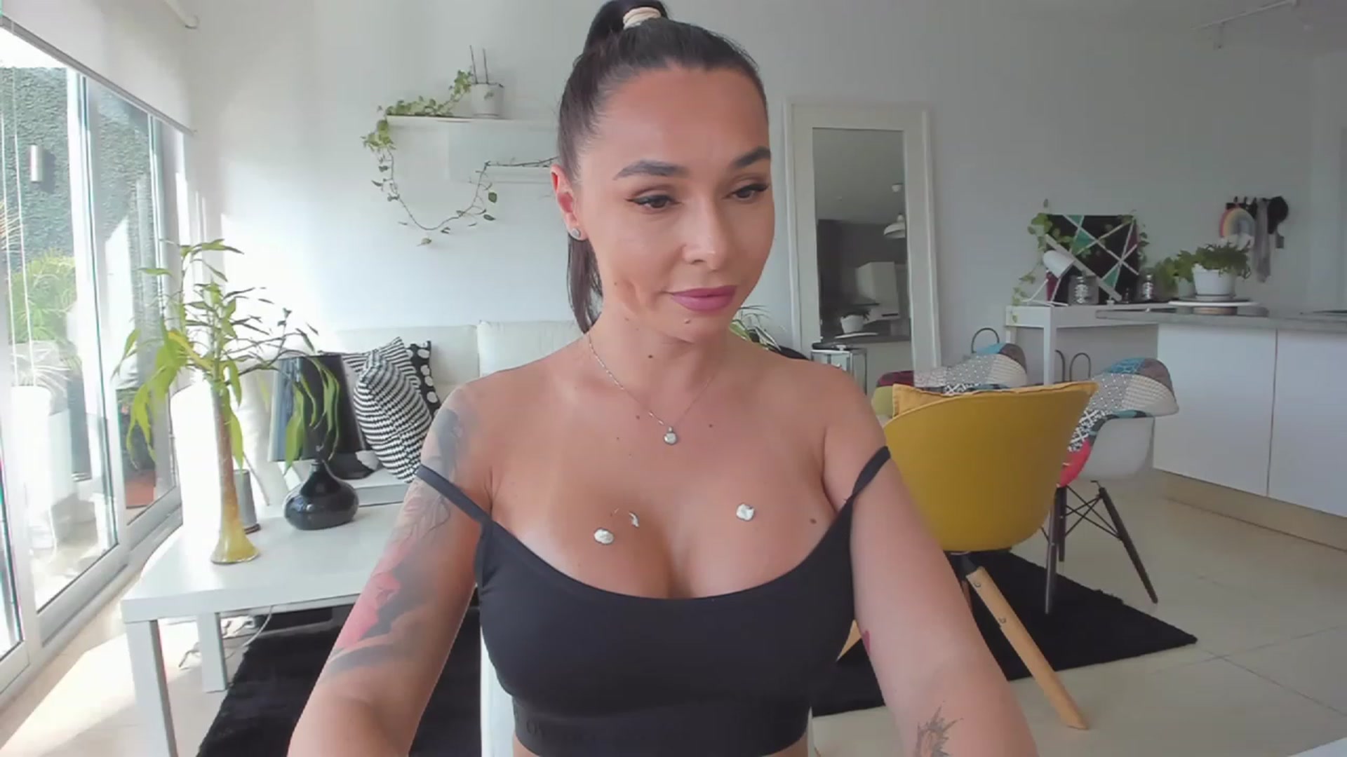 Gallery image thumbnail from BeaBeatrice's myfreecams stream on, 05/14/2023, 22:16 image 11 of 20