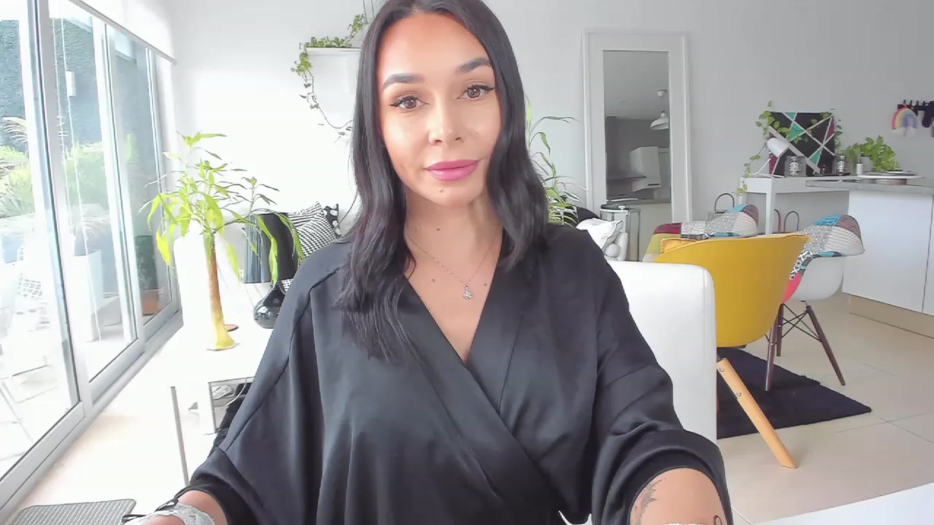 Gallery image thumbnail from BeaBeatrice's myfreecams stream on, 05/21/2023, 20:39 image 16 of 20