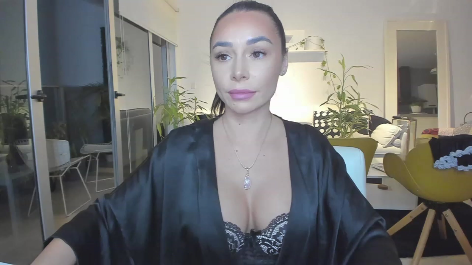 Gallery image thumbnail from BeaBeatrice's myfreecams stream on, 05/27/2023, 24:08 image 15 of 20