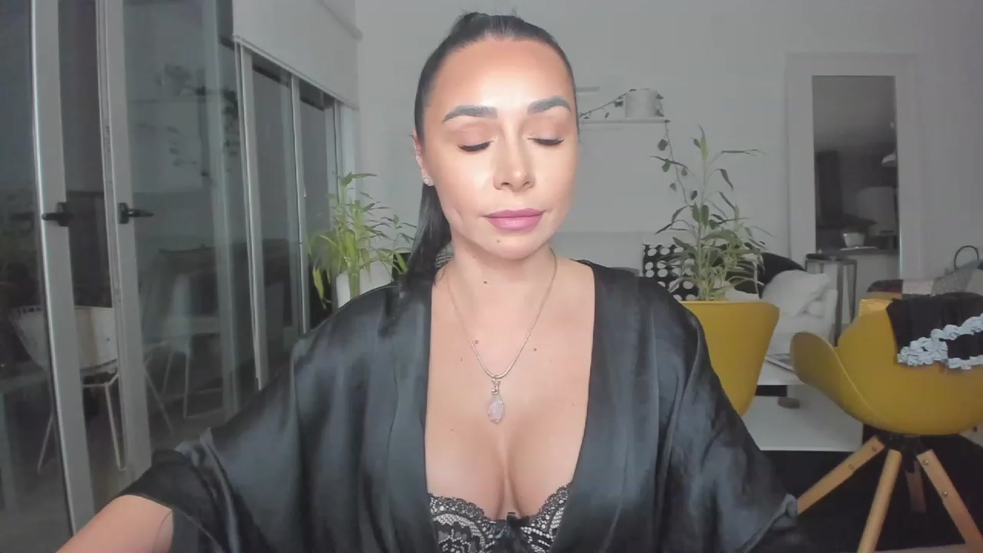 Gallery image thumbnail from BeaBeatrice's myfreecams stream on, 05/27/2023, 24:08 image 6 of 20