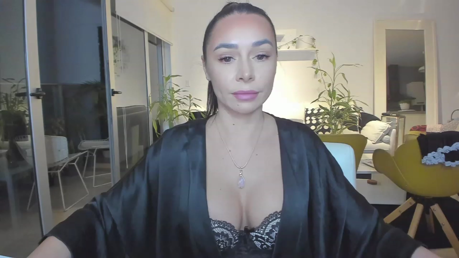 Gallery image thumbnail from BeaBeatrice's myfreecams stream on, 05/27/2023, 24:08 image 16 of 20