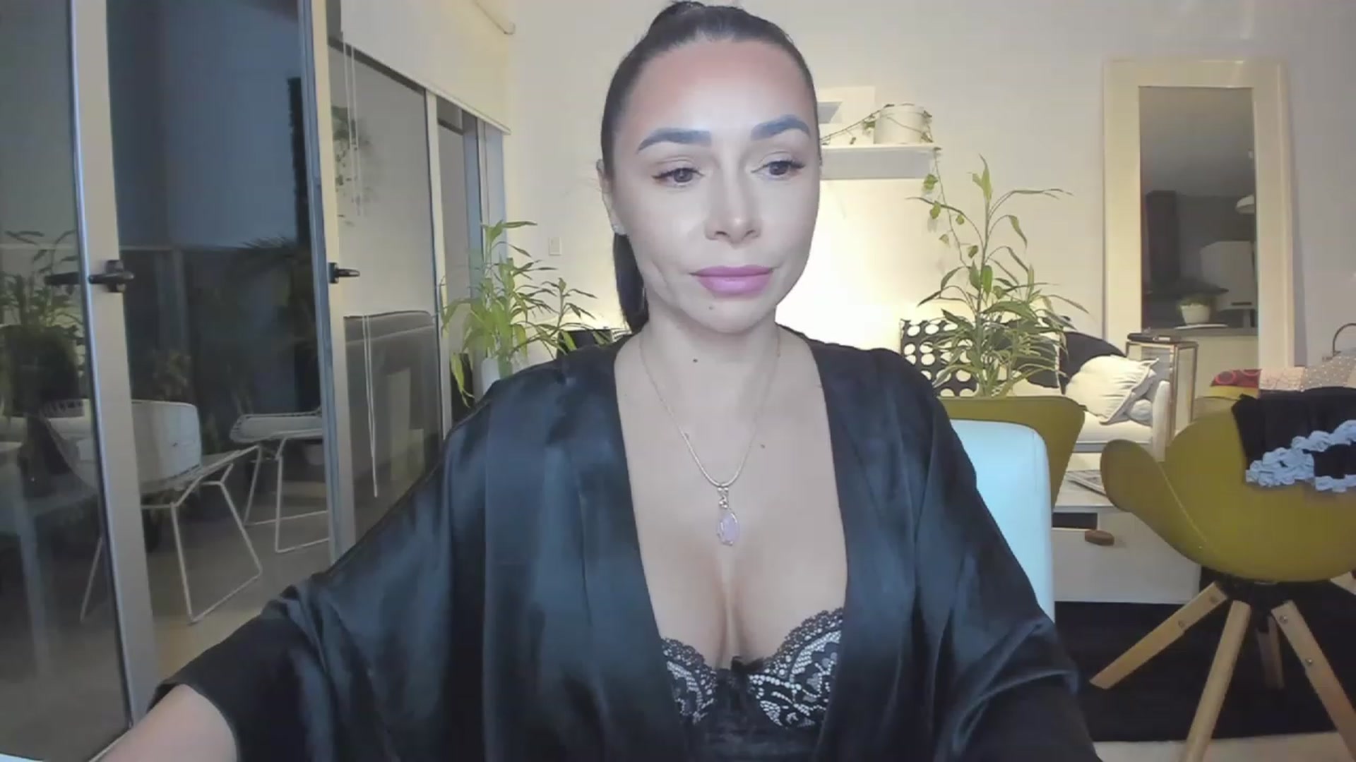 Gallery image thumbnail from BeaBeatrice's myfreecams stream on, 05/27/2023, 24:08 image 12 of 20