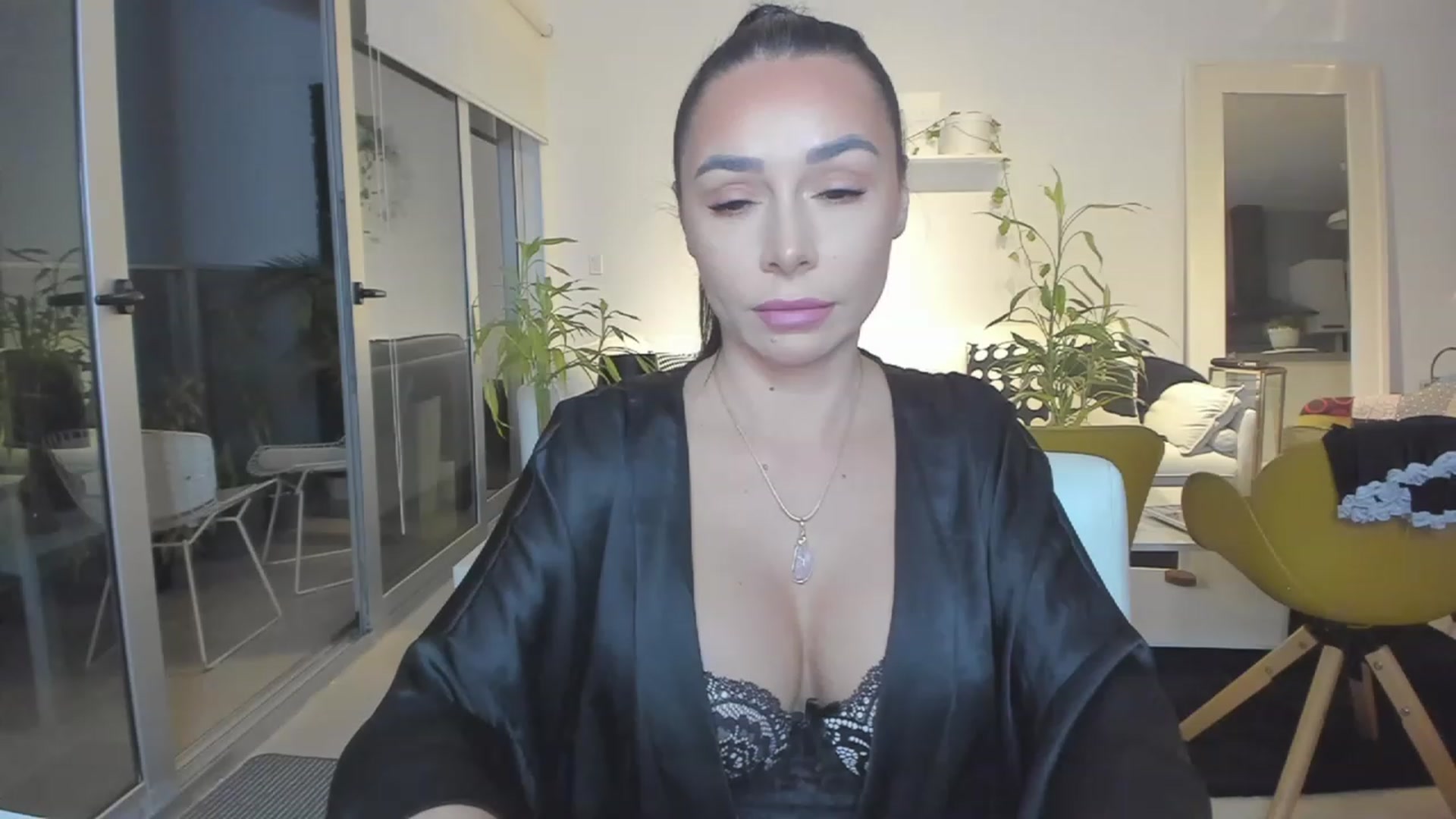 Gallery image thumbnail from BeaBeatrice's myfreecams stream on, 05/27/2023, 24:08 image 17 of 20