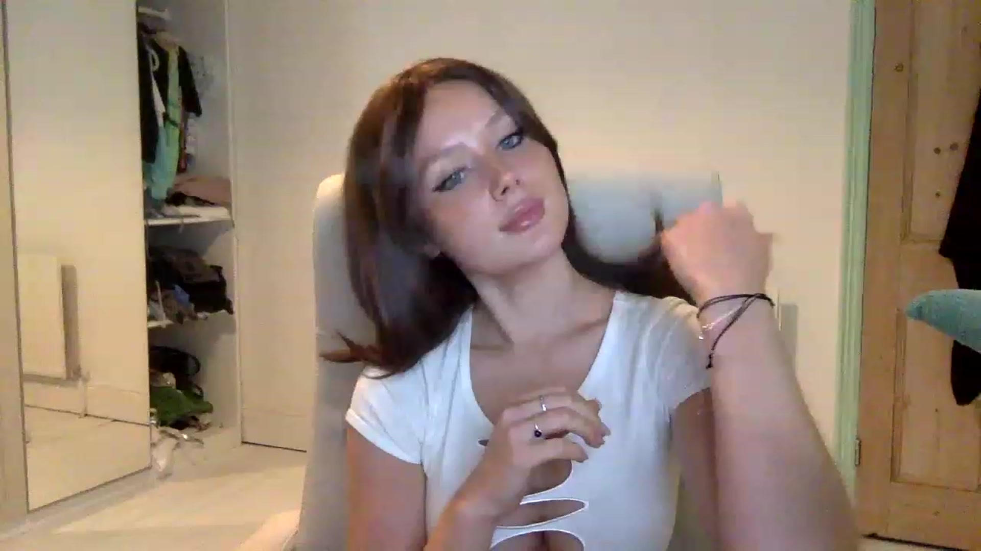 Gallery image thumbnail from BeaSaitou's myfreecams stream on, 11/14/2022, 17:51 image 20 of 20