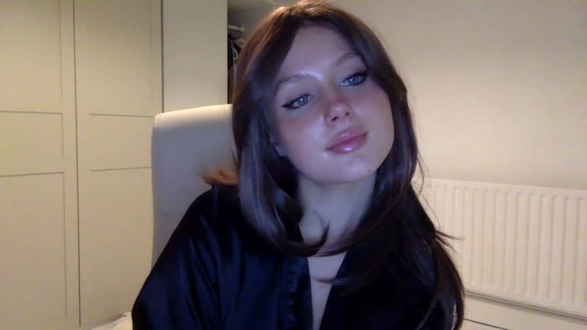 Gallery image thumbnail from BeaSaitou's myfreecams stream on, 11/14/2022, 22:18 image 15 of 20