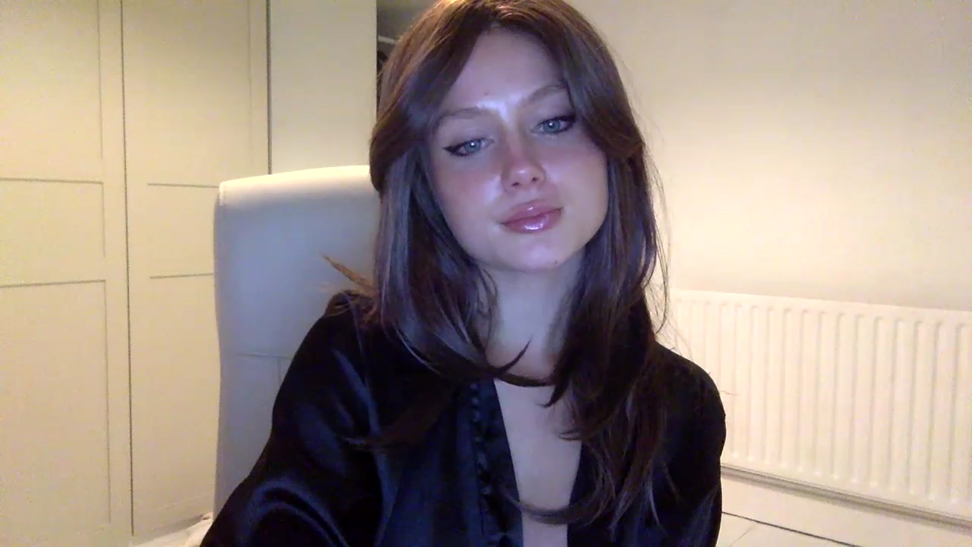 Gallery image thumbnail from BeaSaitou's myfreecams stream on, 11/14/2022, 22:18 image 11 of 20
