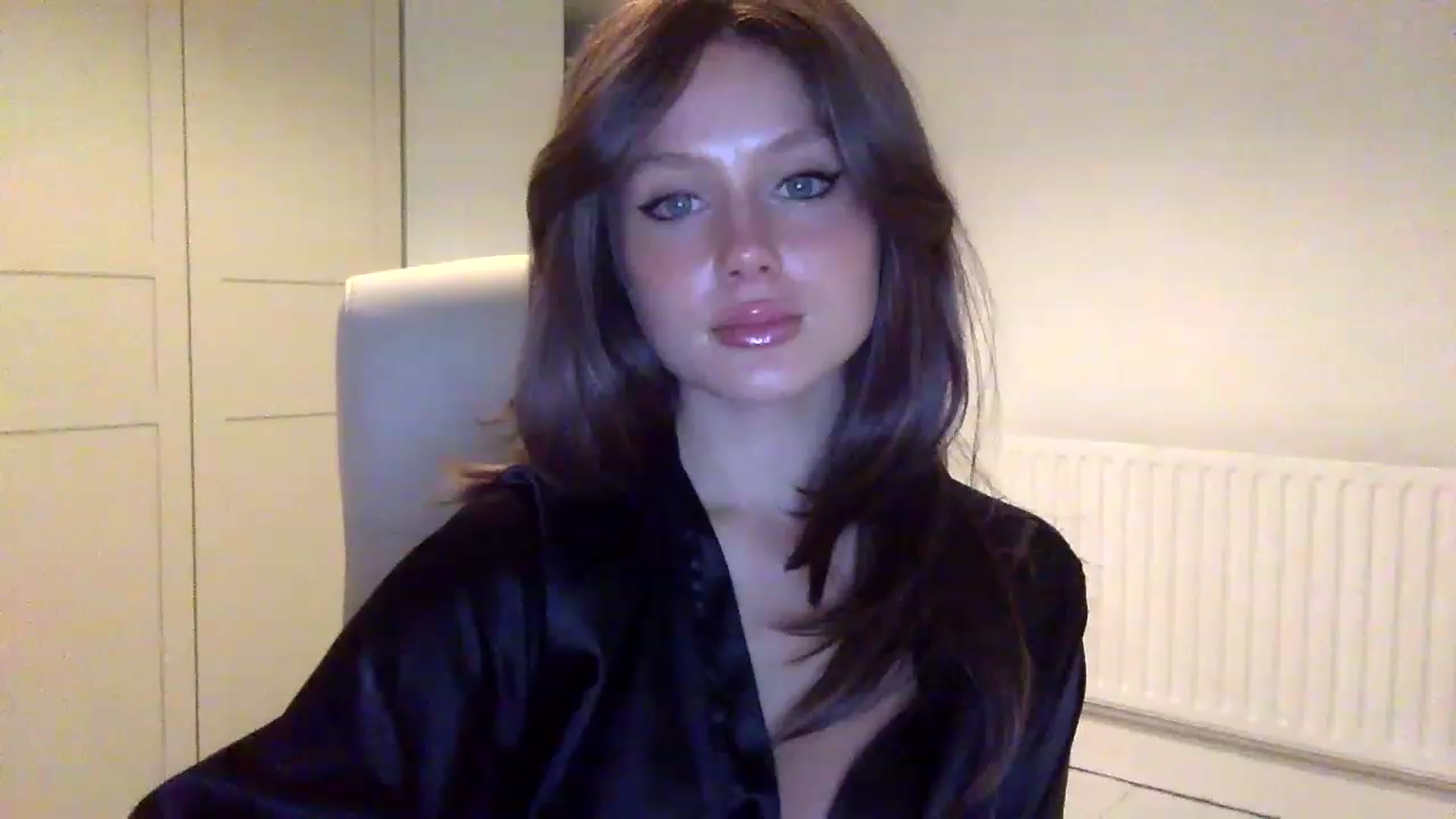 Gallery image thumbnail from BeaSaitou's myfreecams stream on, 11/14/2022, 22:18 image 9 of 20