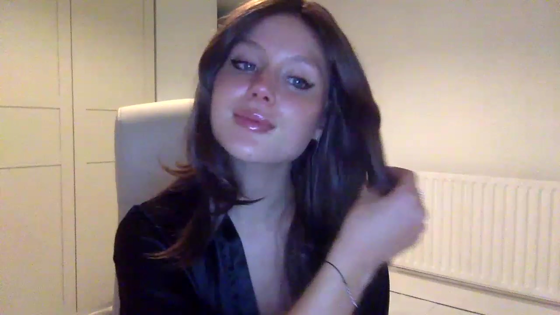 Gallery image thumbnail from BeaSaitou's myfreecams stream on, 11/14/2022, 22:18 image 7 of 20