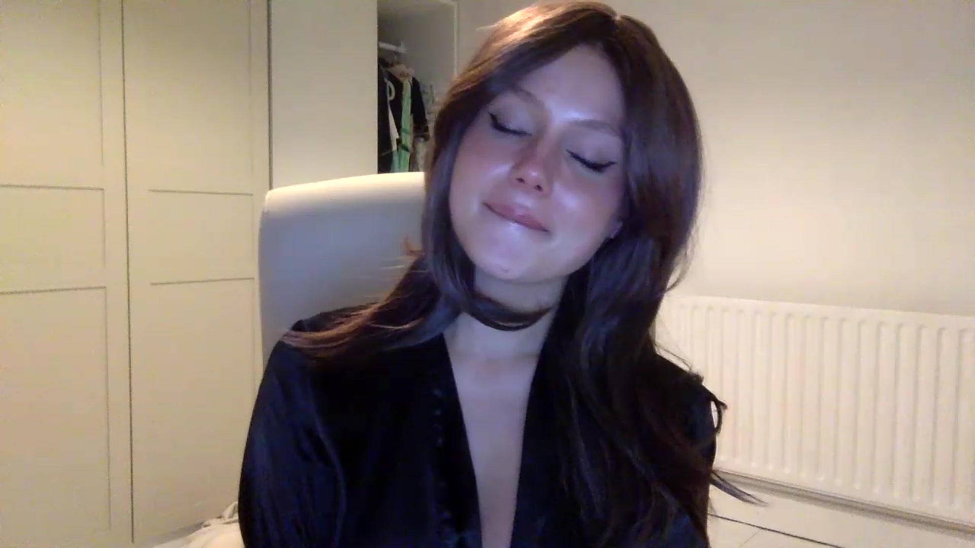 Gallery image thumbnail from BeaSaitou's myfreecams stream on, 11/14/2022, 22:18 image 16 of 20