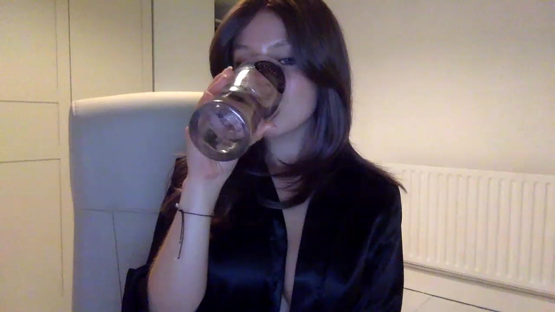 Gallery image thumbnail from BeaSaitou's myfreecams stream on, 11/14/2022, 22:18 image 1 of 20