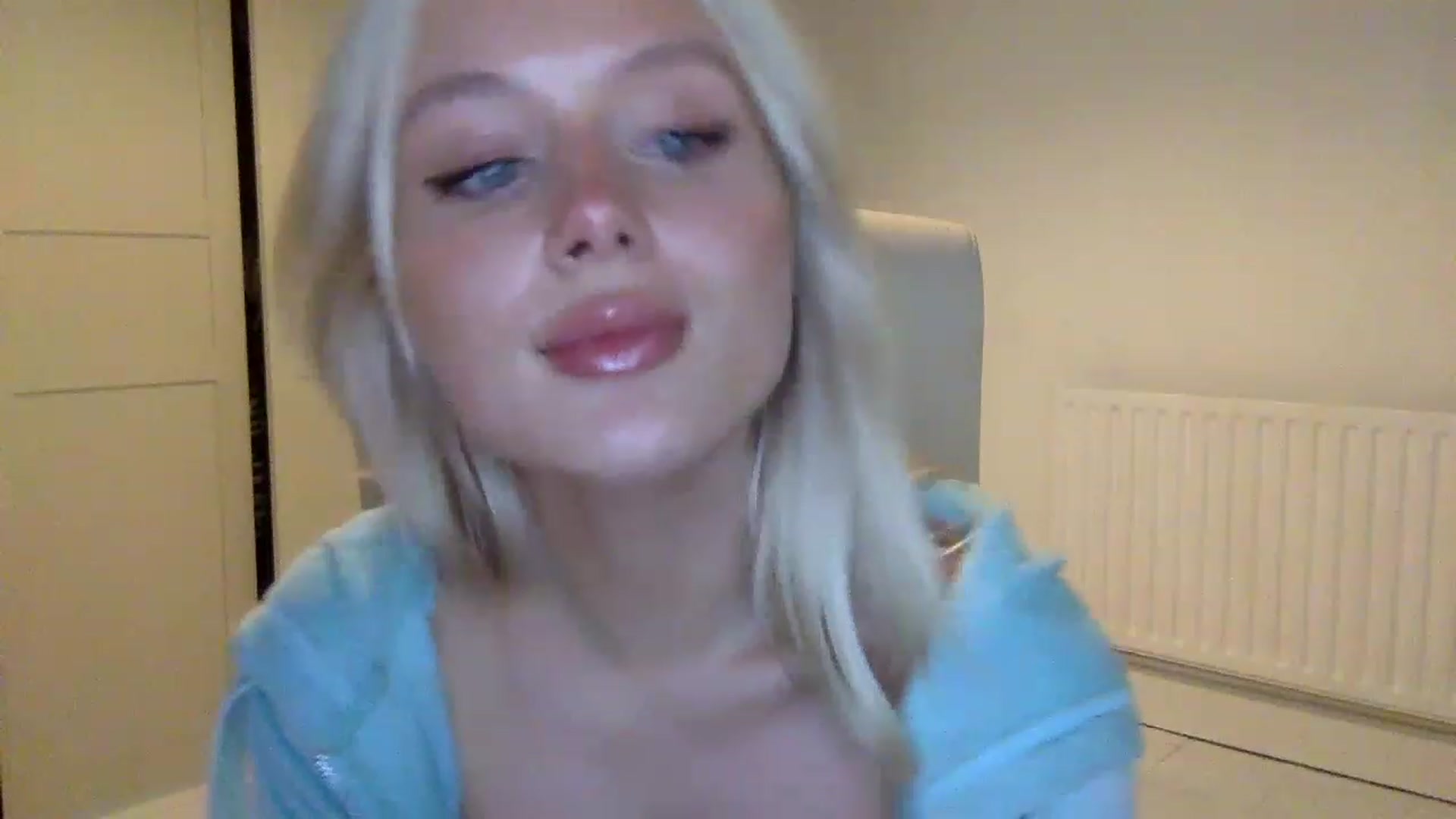 Gallery image thumbnail from BeaSaitou's myfreecams stream on, 11/15/2022, 19:19 image 7 of 20
