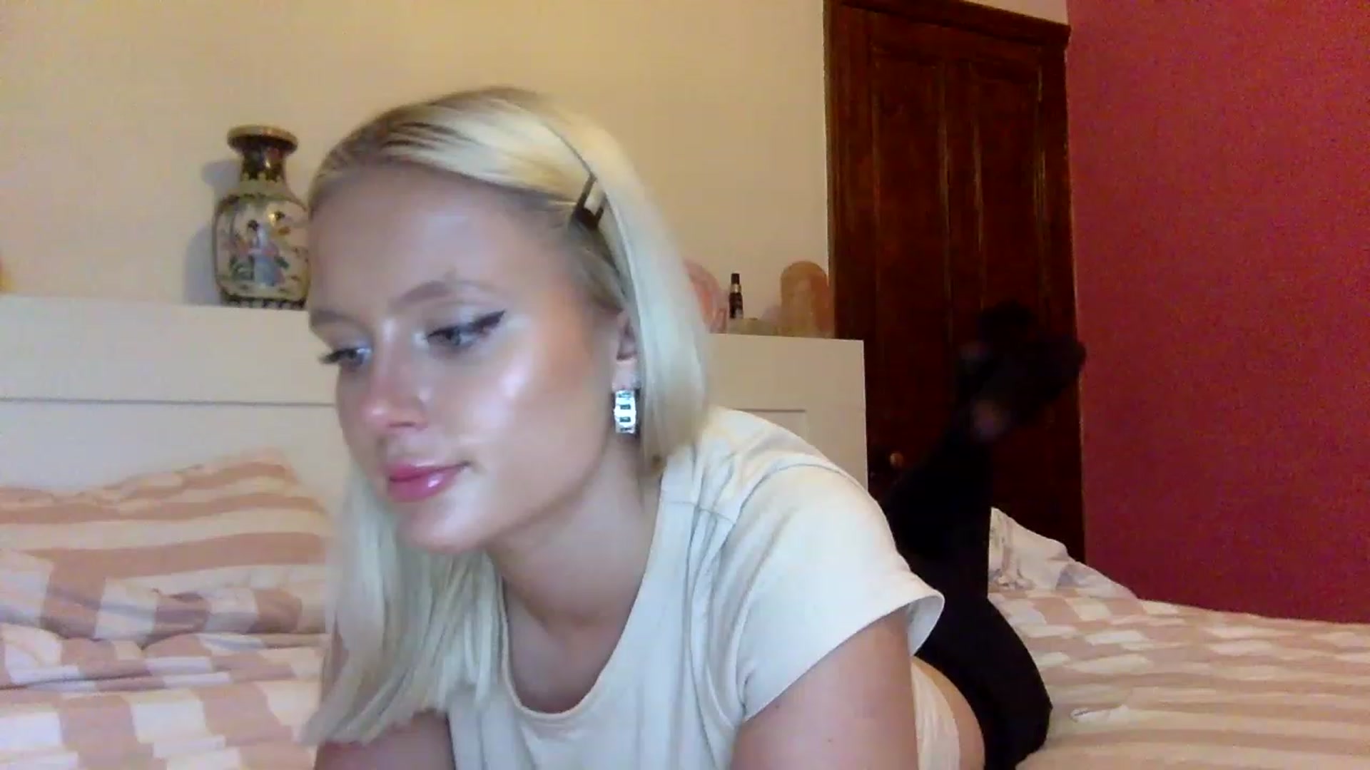 Gallery image thumbnail from BeaSaitou's myfreecams stream on, 11/16/2022, 15:55 image 19 of 20