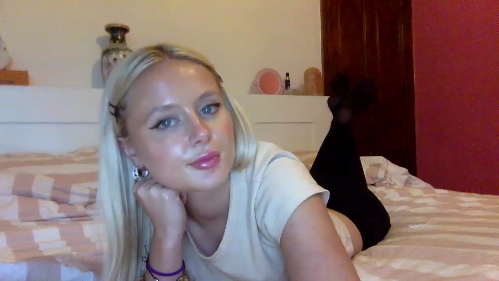 Gallery image thumbnail from BeaSaitou's myfreecams stream on, 11/16/2022, 15:55 image 20 of 20