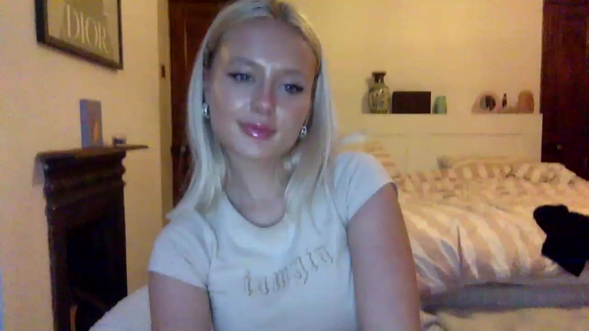 Gallery image thumbnail from BeaSaitou's myfreecams stream on, 11/16/2022, 16:37 image 9 of 20