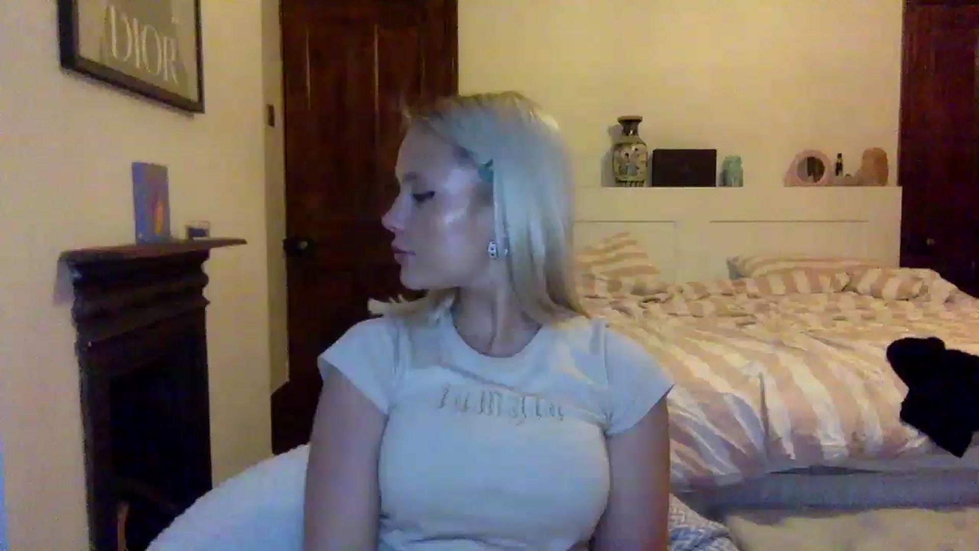 Gallery image thumbnail from BeaSaitou's myfreecams stream on, 11/16/2022, 16:37 image 10 of 20