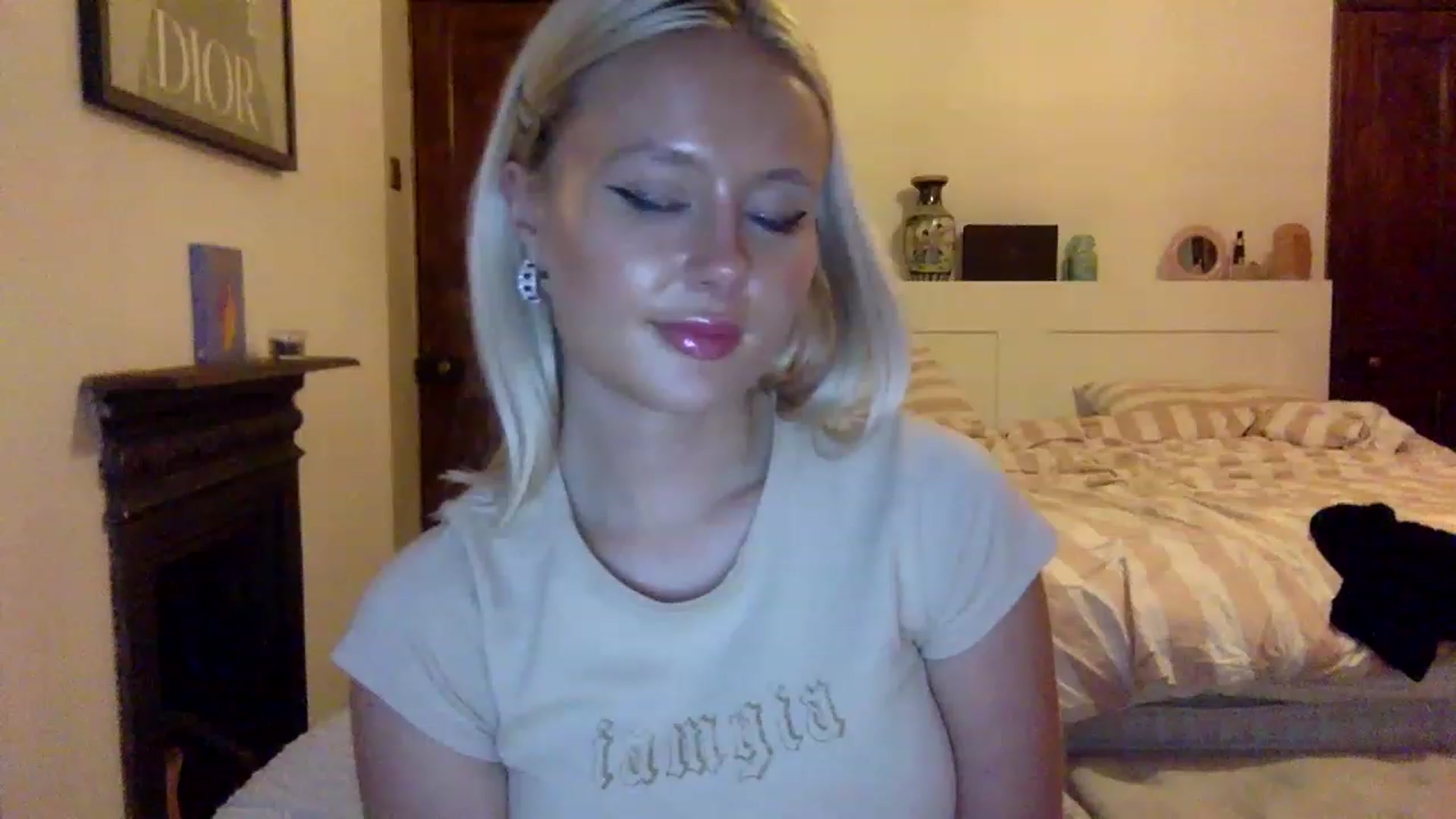 Gallery image thumbnail from BeaSaitou's myfreecams stream on, 11/16/2022, 16:37 image 15 of 20