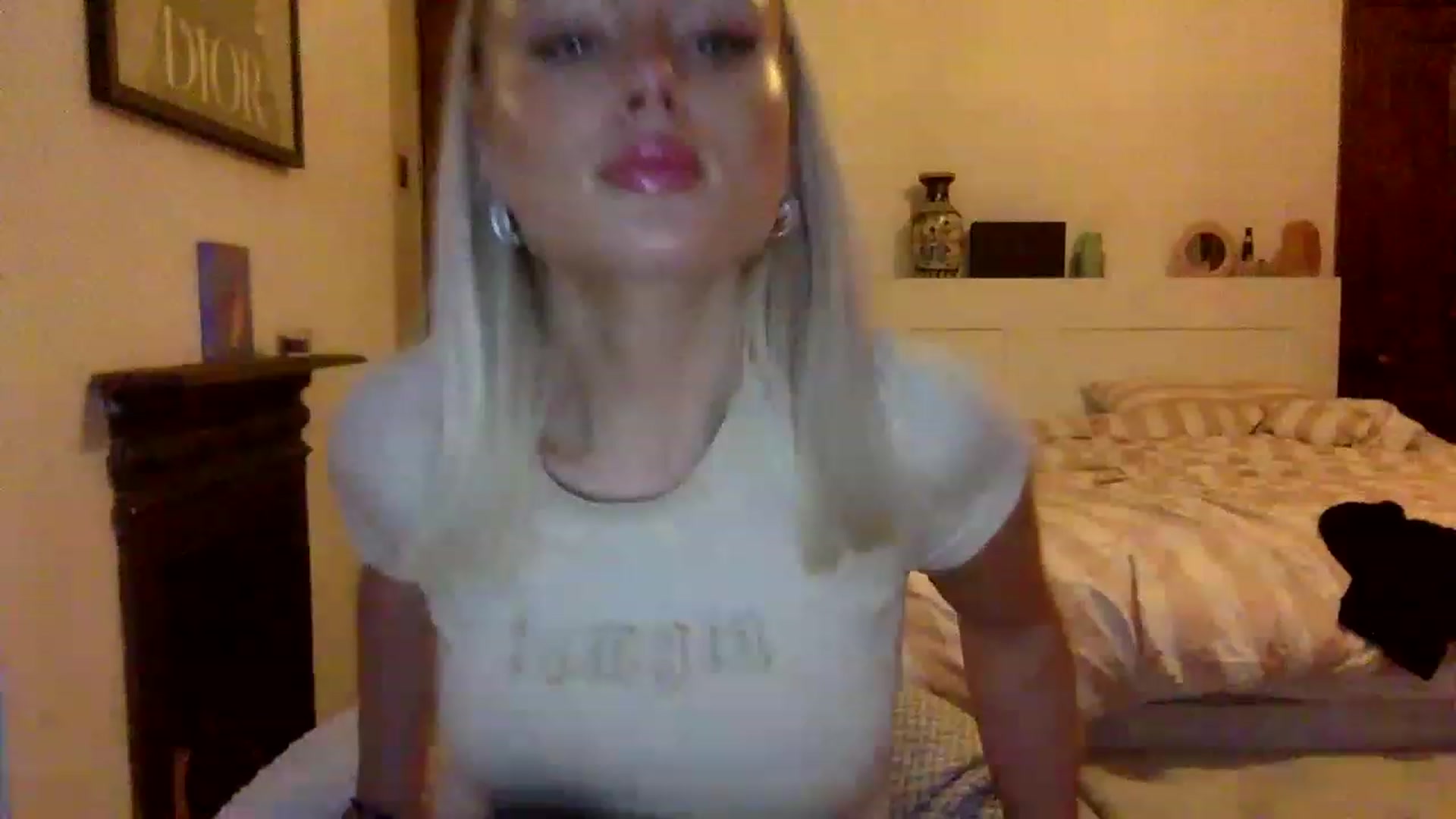 Gallery image thumbnail from BeaSaitou's myfreecams stream on, 11/16/2022, 16:37 image 6 of 20