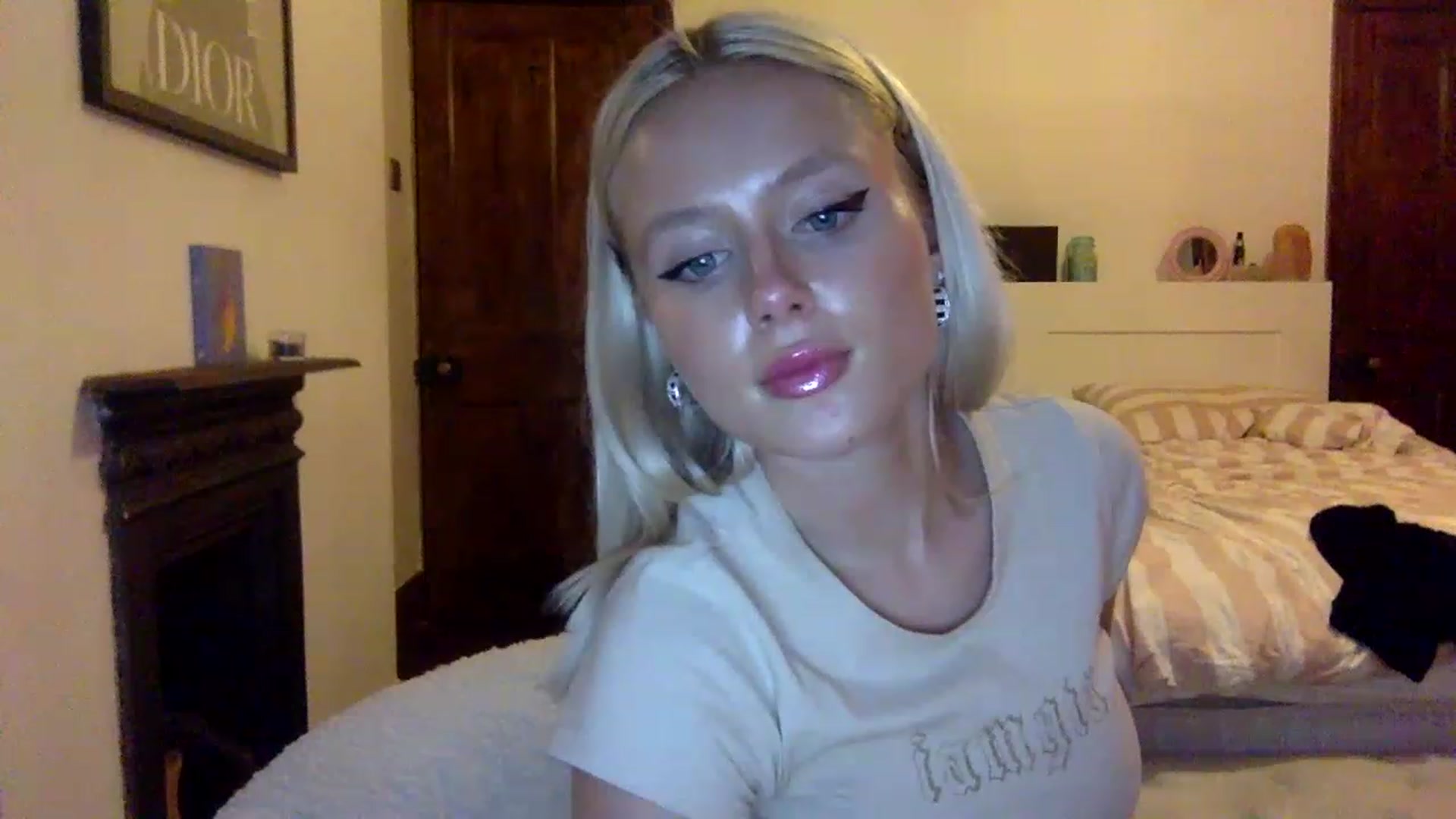 Gallery image thumbnail from BeaSaitou's myfreecams stream on, 11/16/2022, 16:37 image 13 of 20