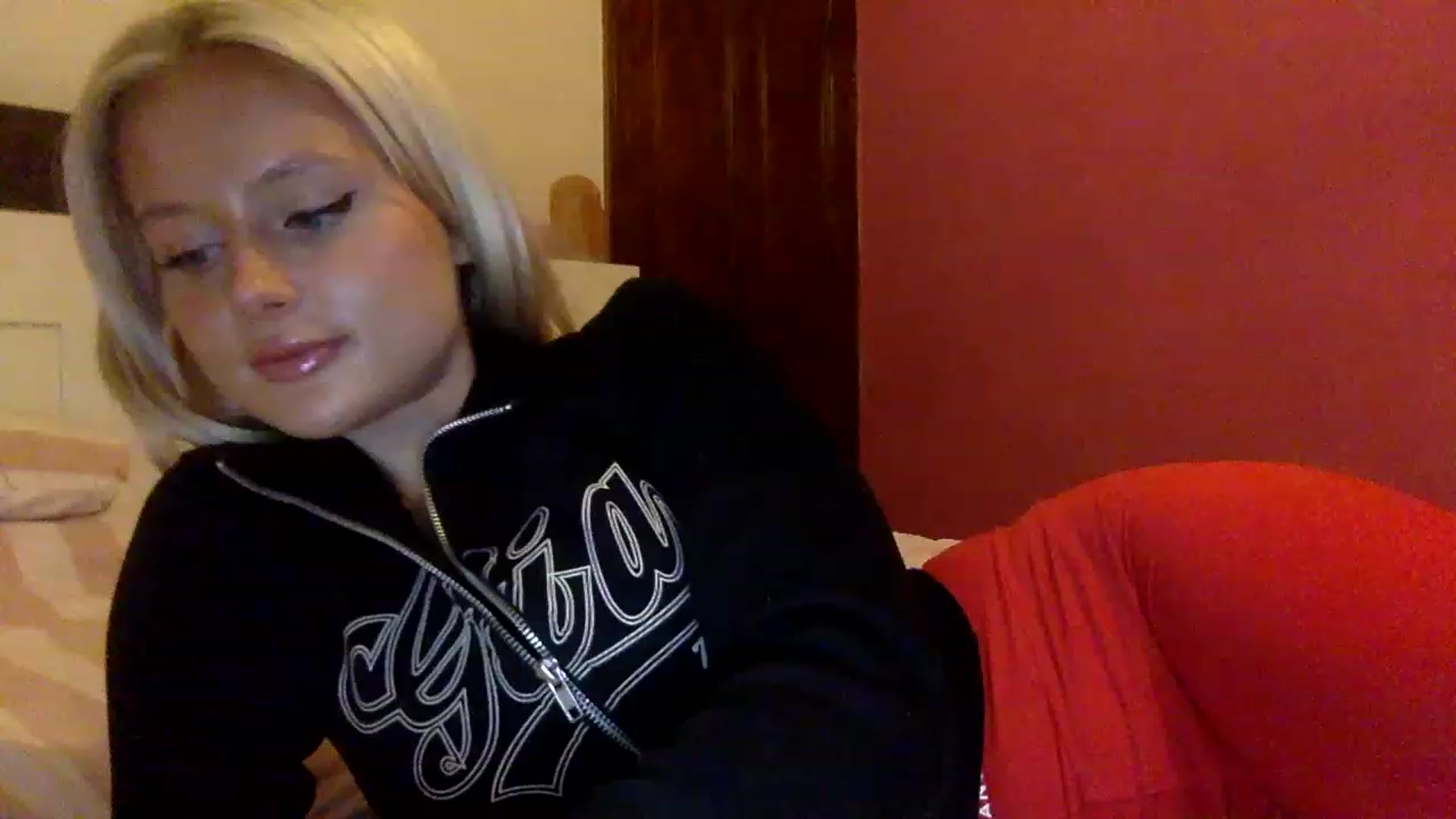 Gallery image thumbnail from BeaSaitou's myfreecams stream on, 11/17/2022, 17:11 image 3 of 20
