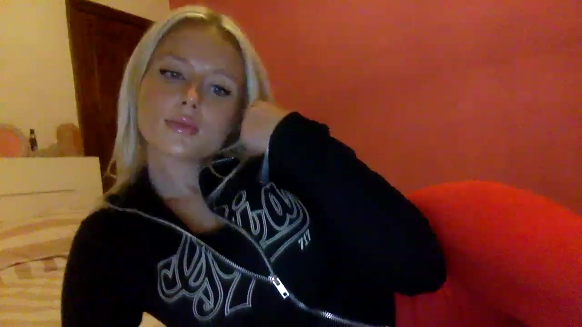 Gallery image thumbnail from BeaSaitou's myfreecams stream on, 11/17/2022, 17:11 image 15 of 20
