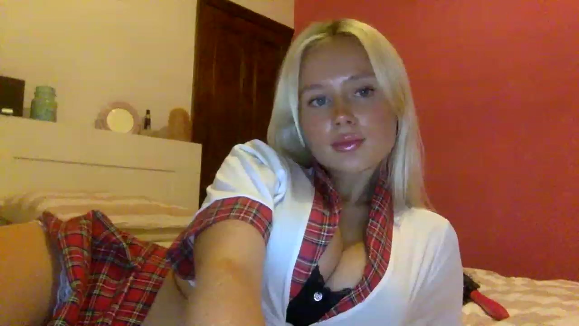 Gallery image thumbnail from BeaSaitou's myfreecams stream on, 11/21/2022, 16:32 image 7 of 20