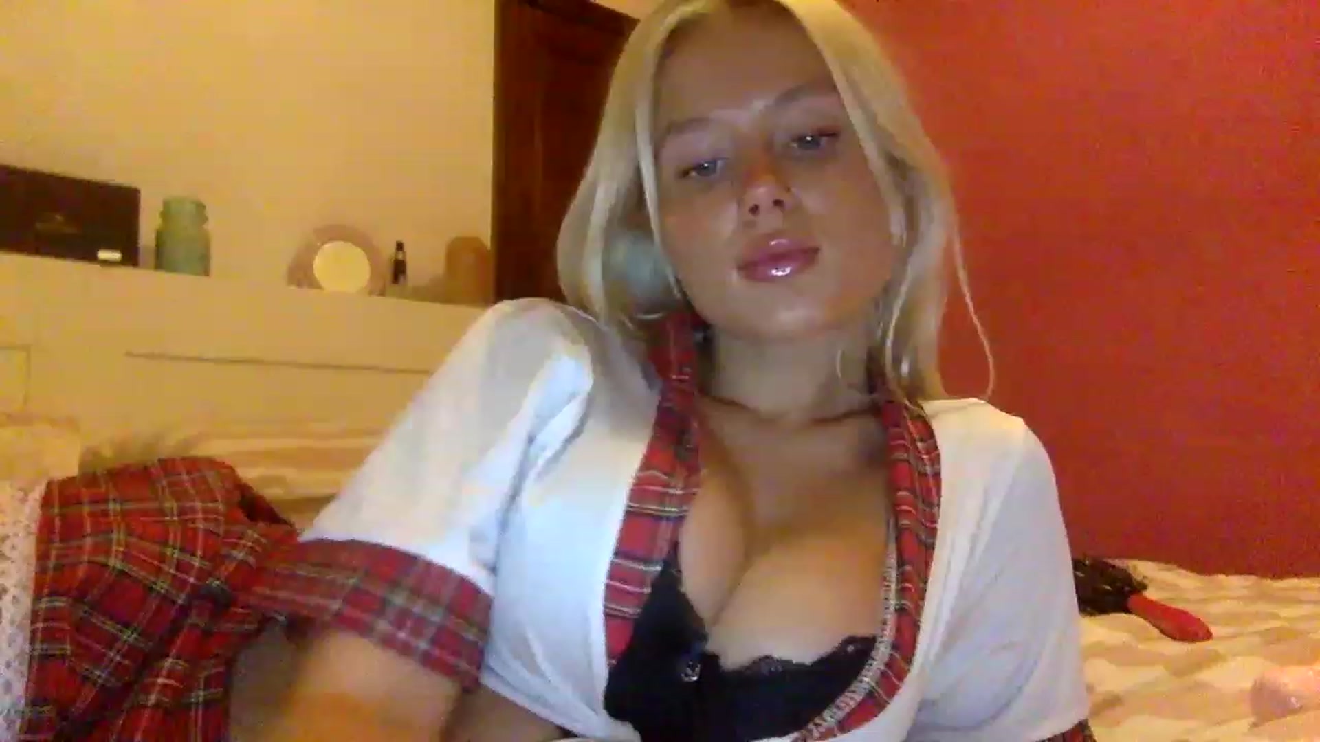 Gallery image thumbnail from BeaSaitou's myfreecams stream on, 11/21/2022, 17:22 image 19 of 20