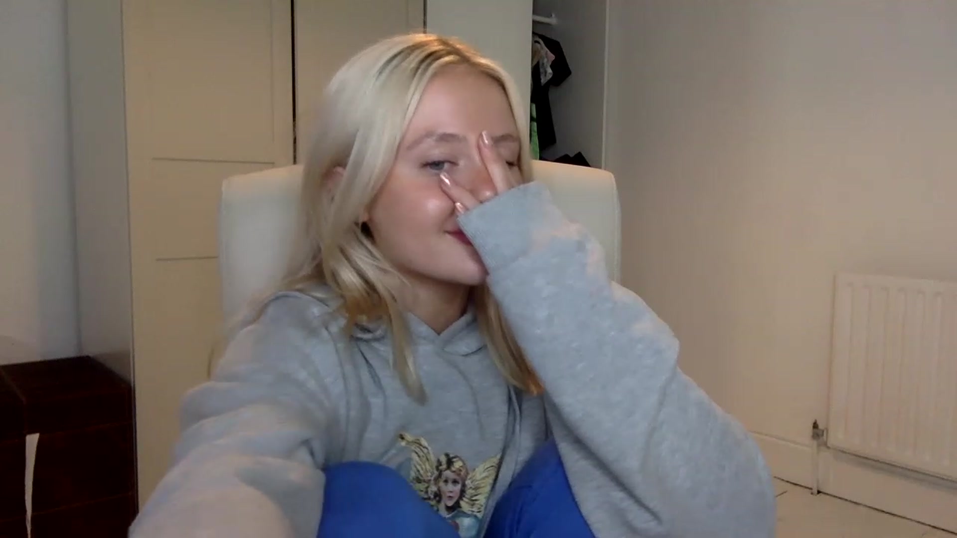 Gallery image thumbnail from BeaSaitou's myfreecams stream on, 11/21/2022, 21:18 image 19 of 20