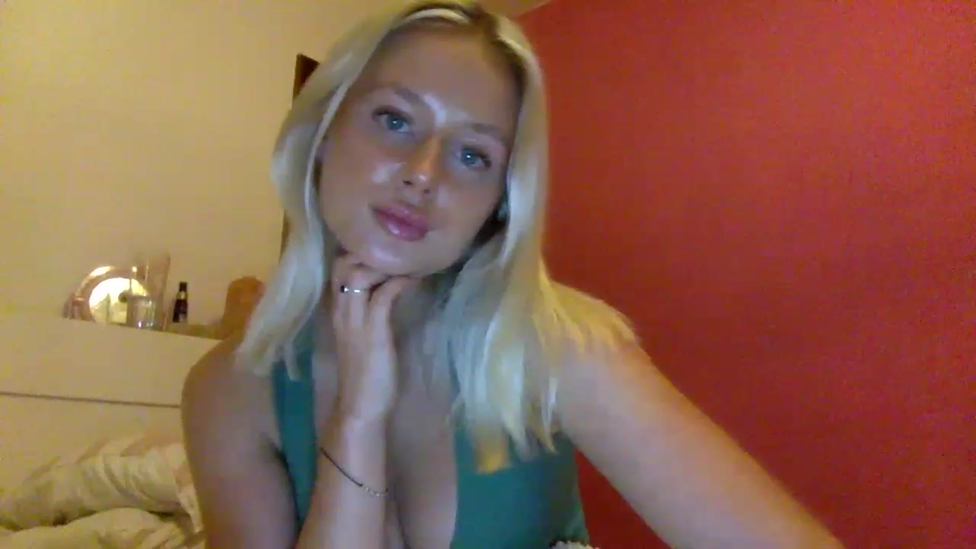 Gallery image thumbnail from BeaSaitou's myfreecams stream on, 11/22/2022, 17:28 image 20 of 20