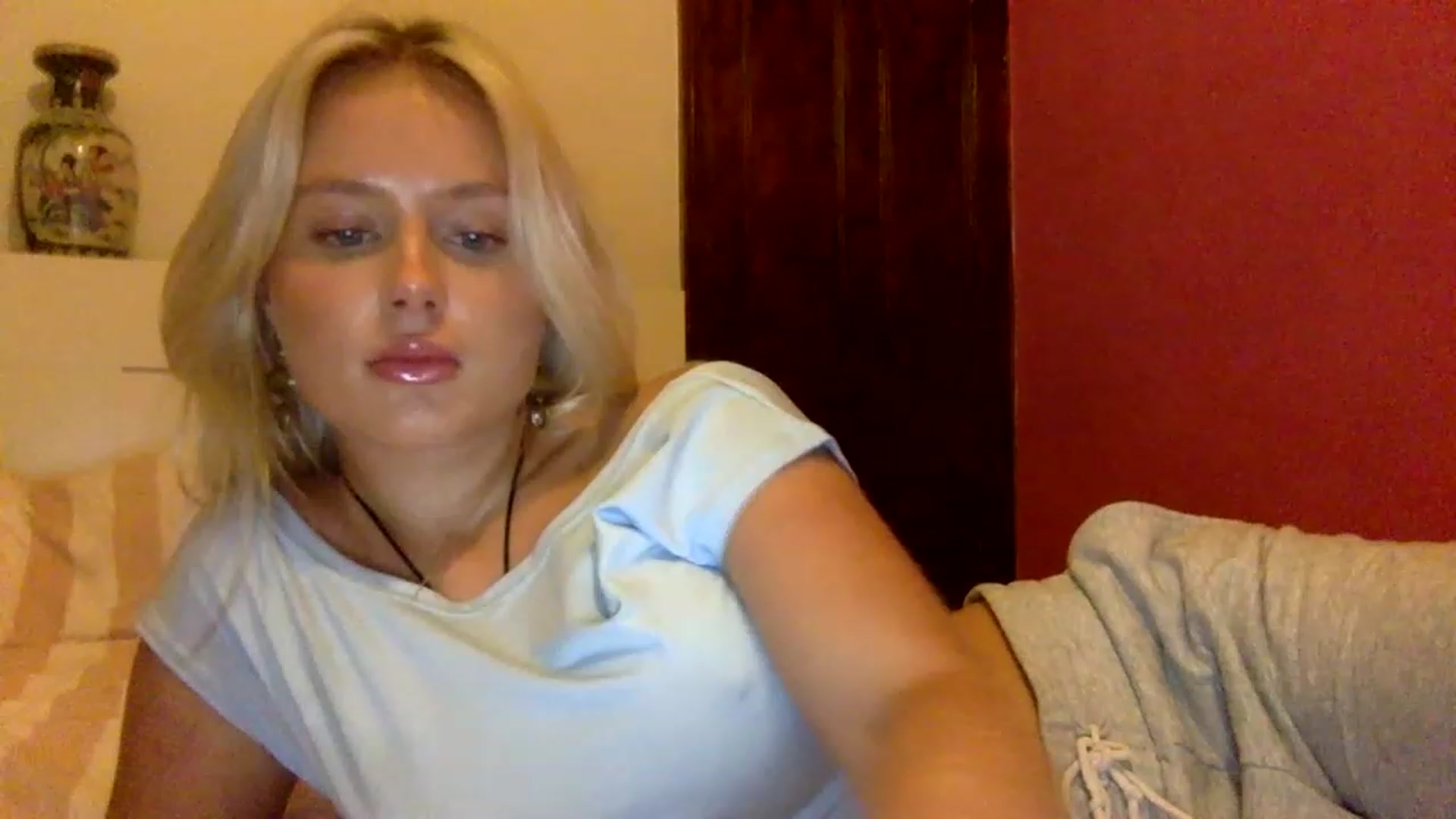Gallery image thumbnail from BeaSaitou's myfreecams stream on, 12/06/2022, 16:47 image 4 of 20