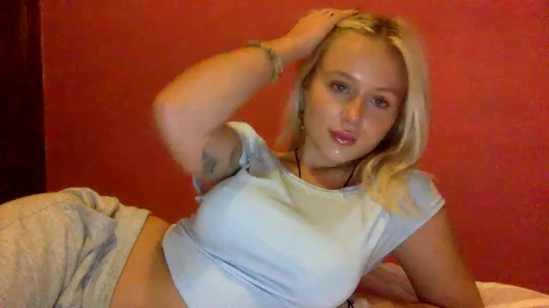 Gallery image thumbnail from BeaSaitou's myfreecams stream on, 12/06/2022, 16:47 image 12 of 20